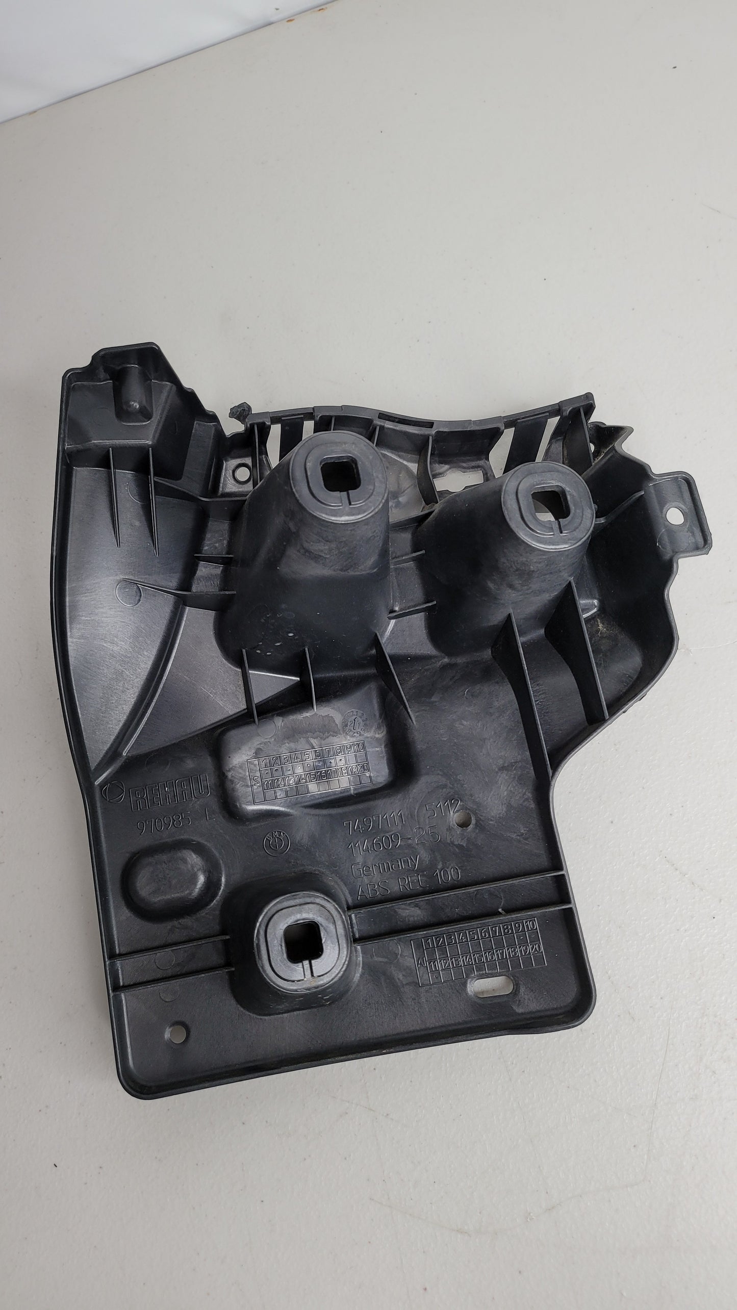 BMW M4 G82 Rear Left Lateral Mount Bracket Assembly 7497111