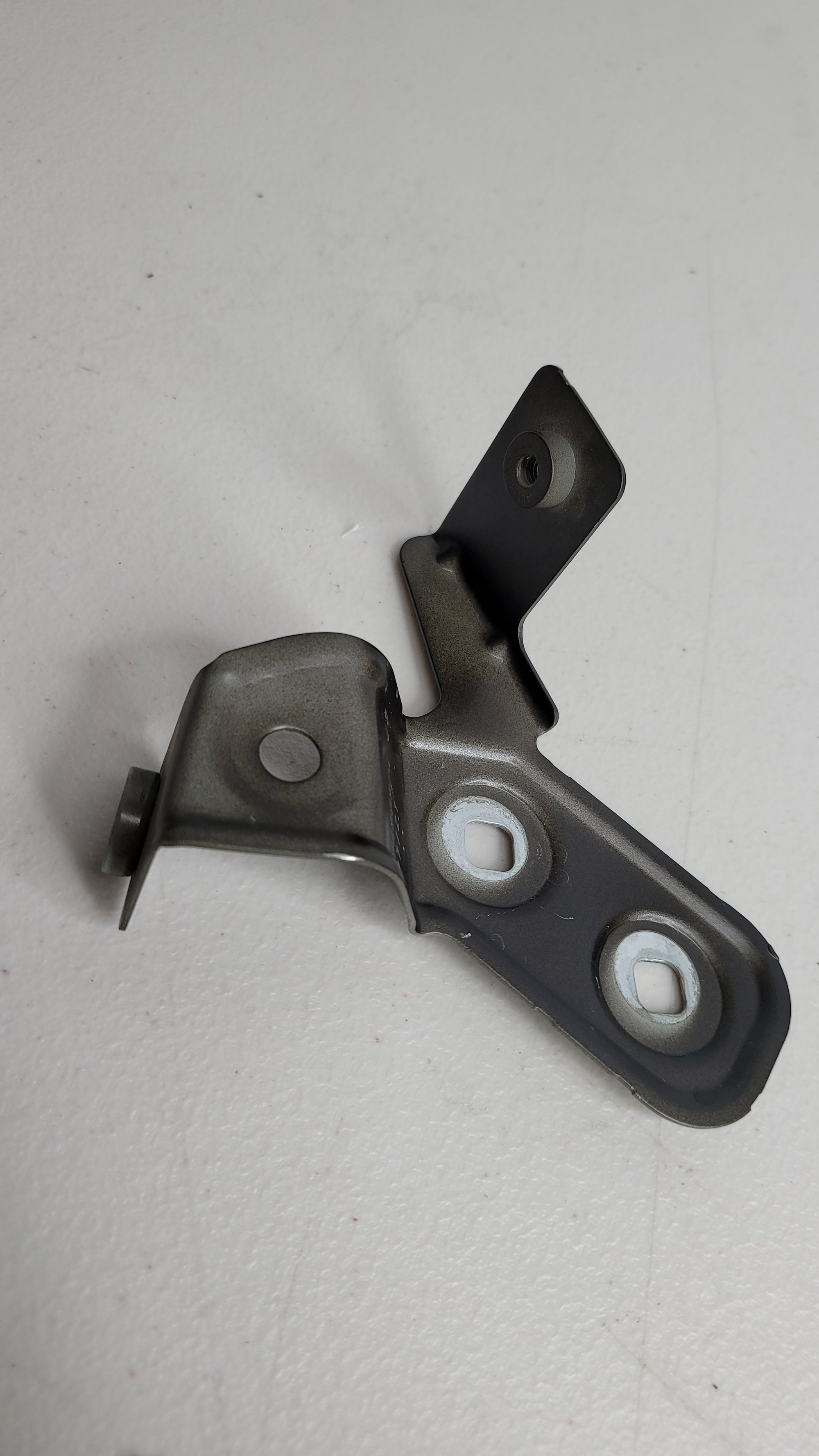 BMW 3 G80 G81 4 G22 G23 G26 G82 G83 Front Right Fender Holder 2022 7486804 OEM - MPerformance.parts