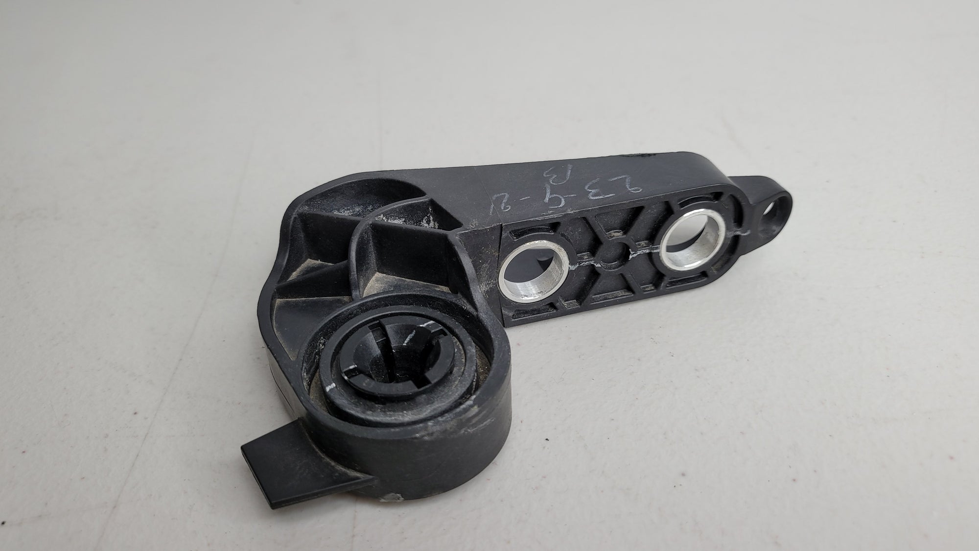 BMW 3 G80 RIGHT AIR DUCT BRACKET 51647457052 7457052 - MPerformance.parts