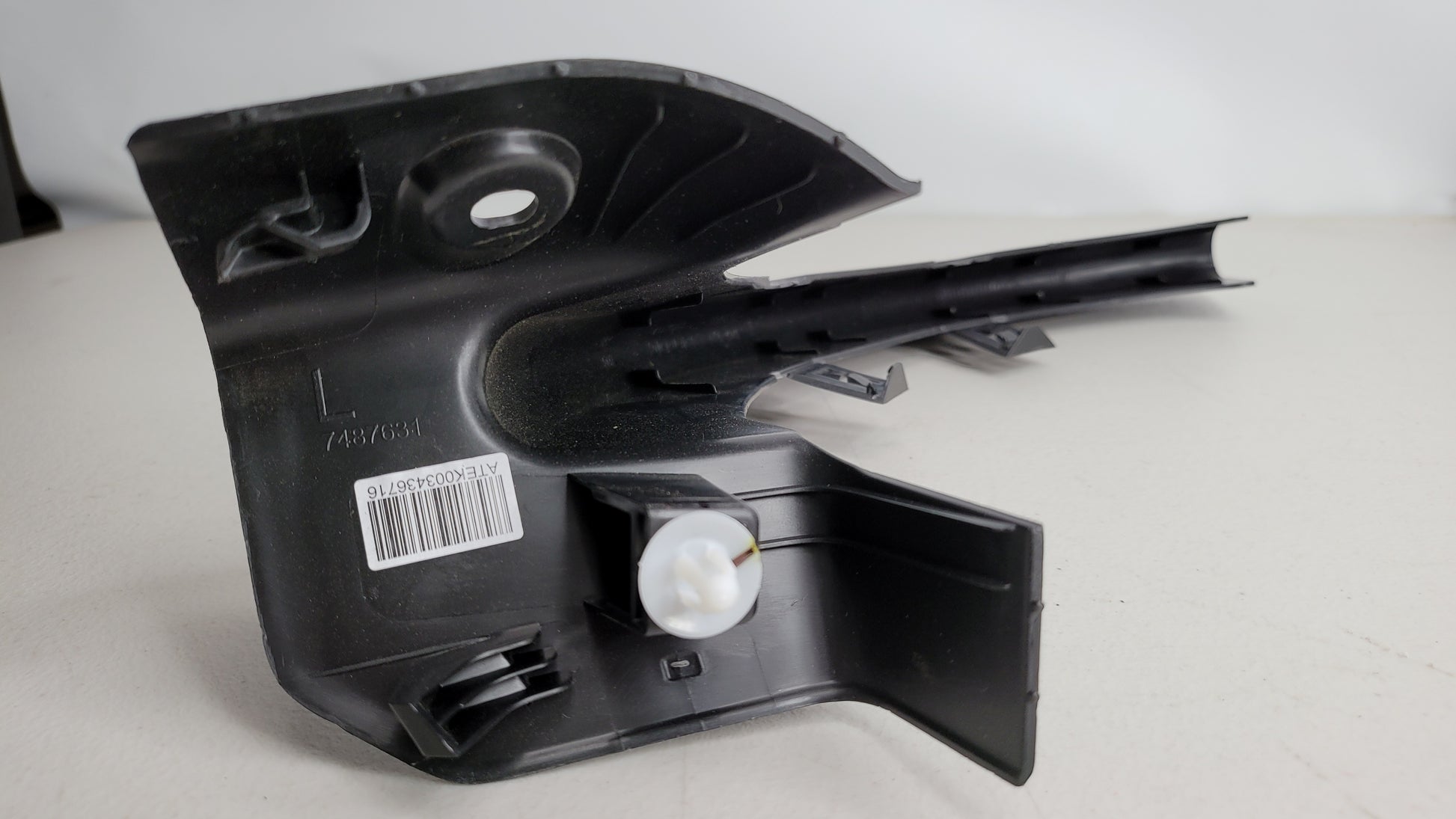 BMW G80 M3 Fairing Hinge Tailgate Left 7430623 - MPerformance.parts