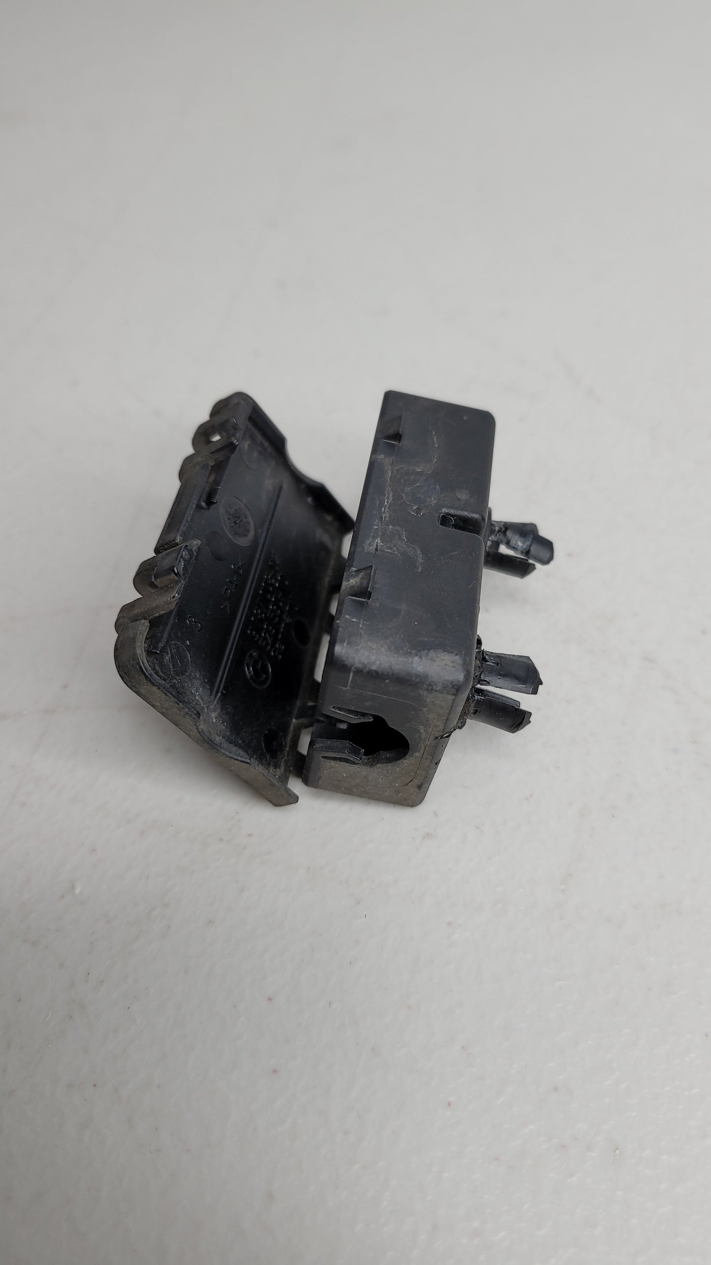 BMW 5 F10 Plug-in Connection Bracket - 9187008