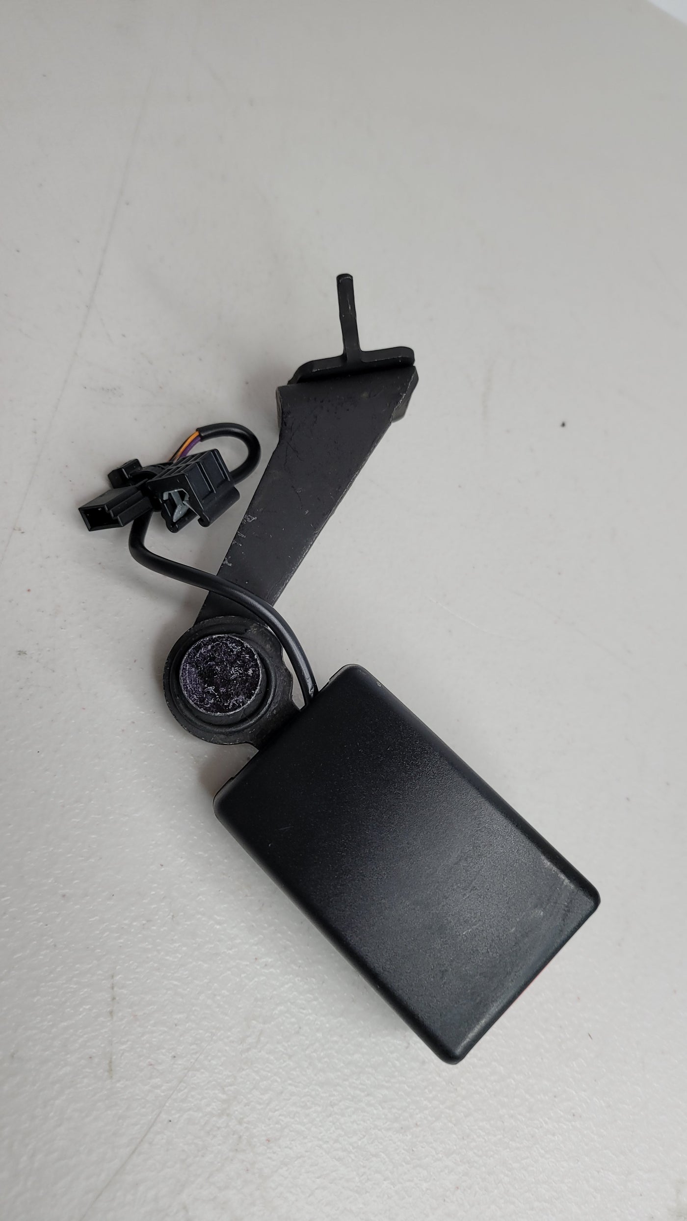 BMW M3 F80 2018 Rear Seatbelt Buckle Left LHS 7375447 - MPerformance.parts