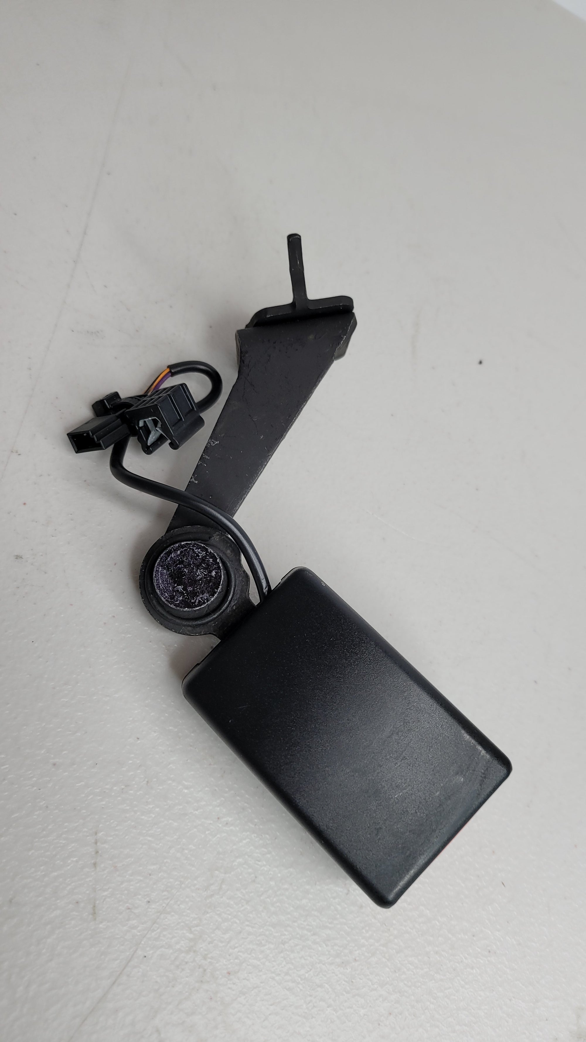 BMW M3 F80 2018 Rear Seatbelt Buckle Left LHS 7375447 - MPerformance.parts