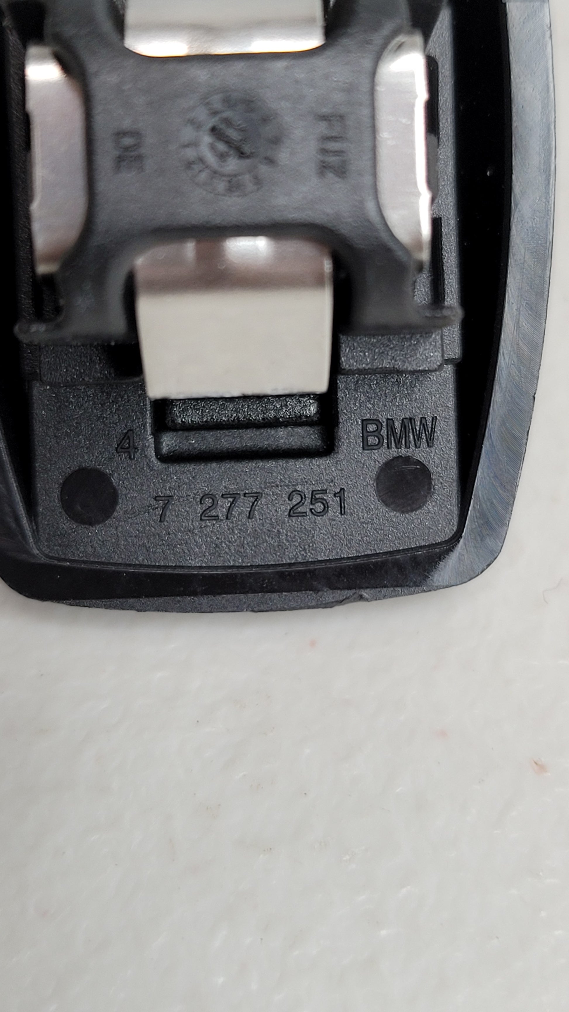 BMW 3 SERIES F80 SUN VISOR HOLDER BRACKET HOOK 7277251 - MPerformance.parts