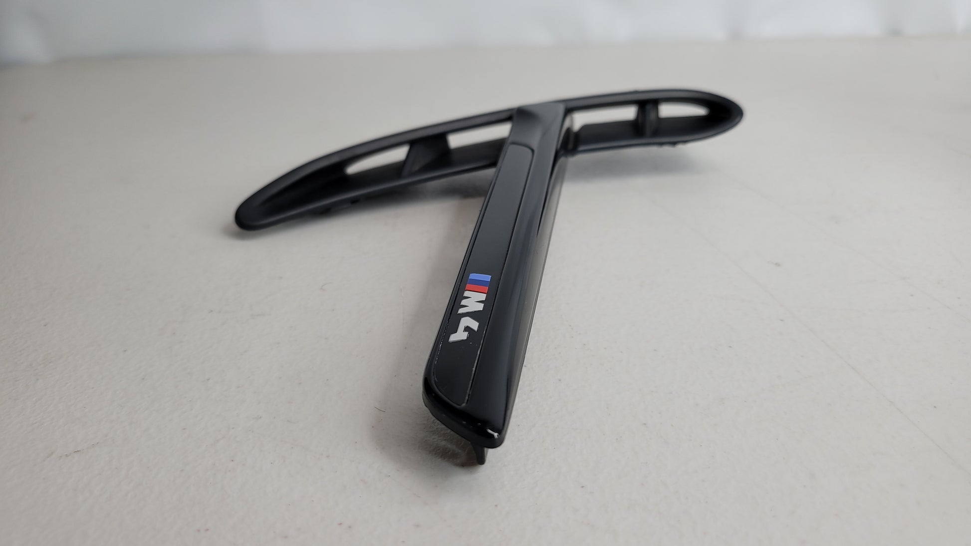BMW F82 F83 M4 LEFT DRIVER FENDER SIDE VENT GRILLE - 8058779 - MPerformance.parts