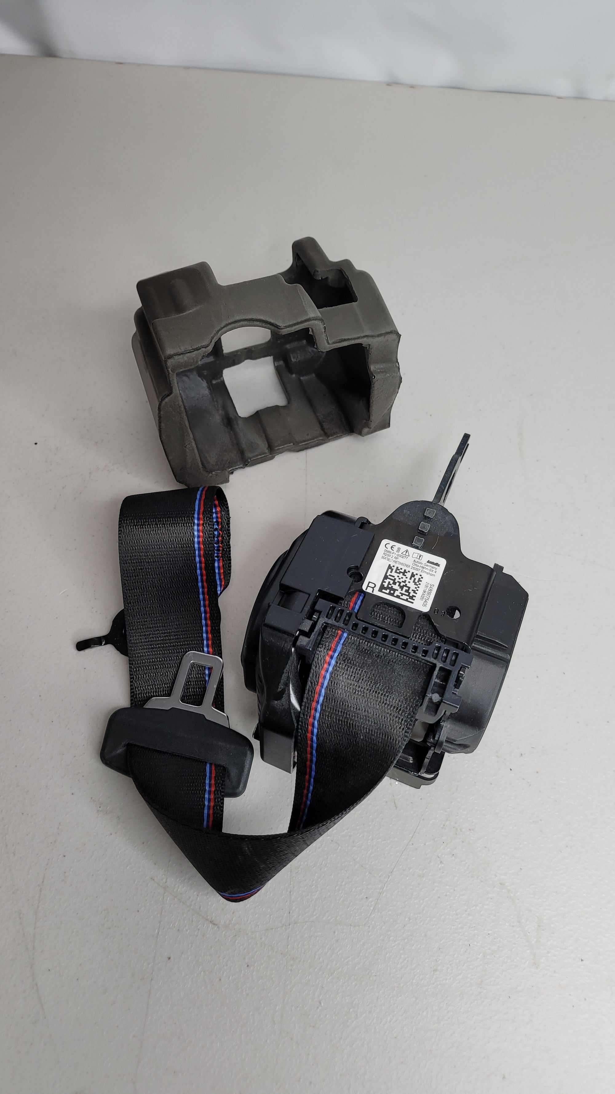 BMW M3 G80 Seatbelt Rear Right Side L005356 - MPerformance.parts