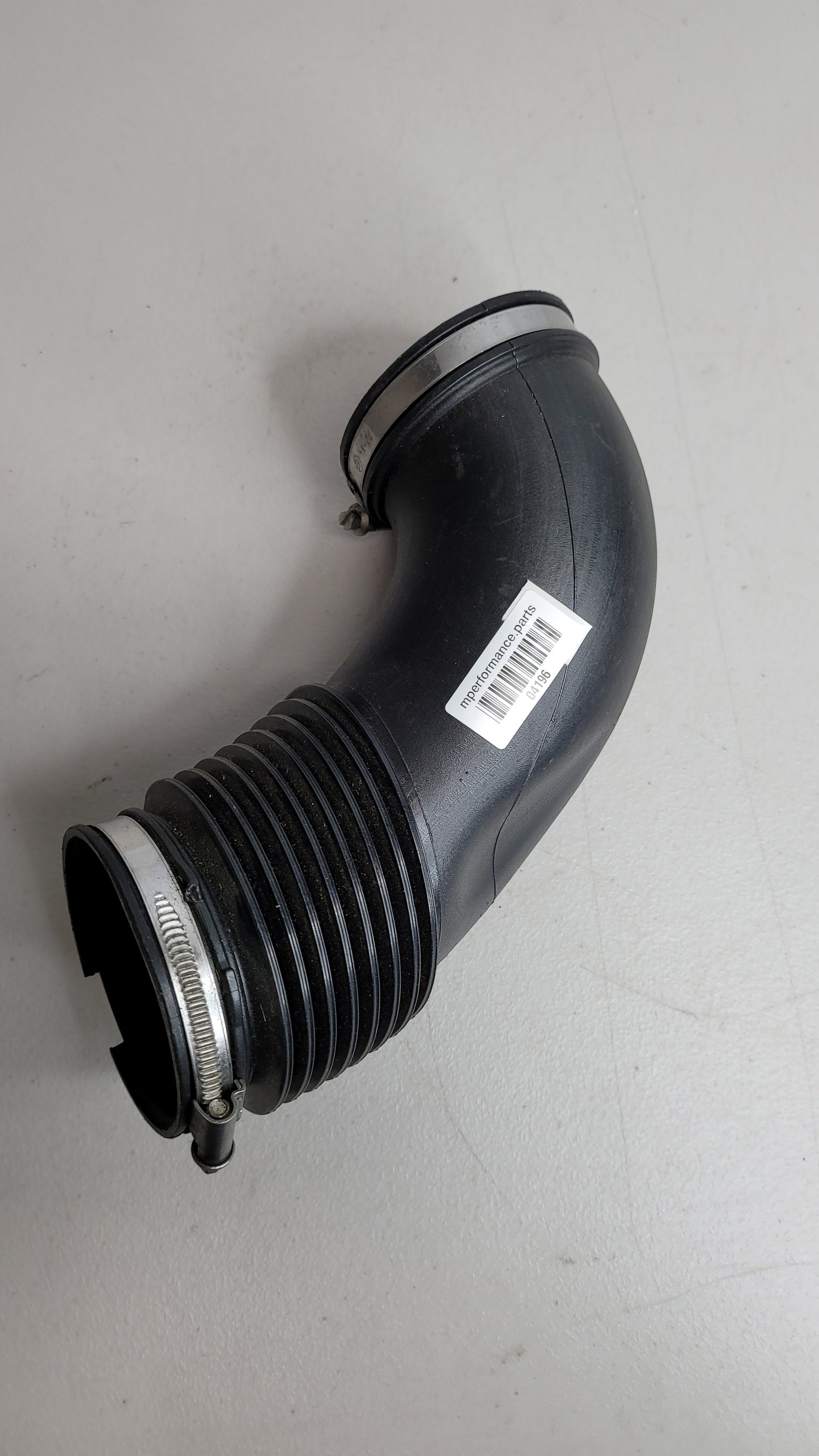 2015-2020 BMW 13-71-7-846-271 BMW 13717846271 Clean Air Pipe, Top 7846271 02