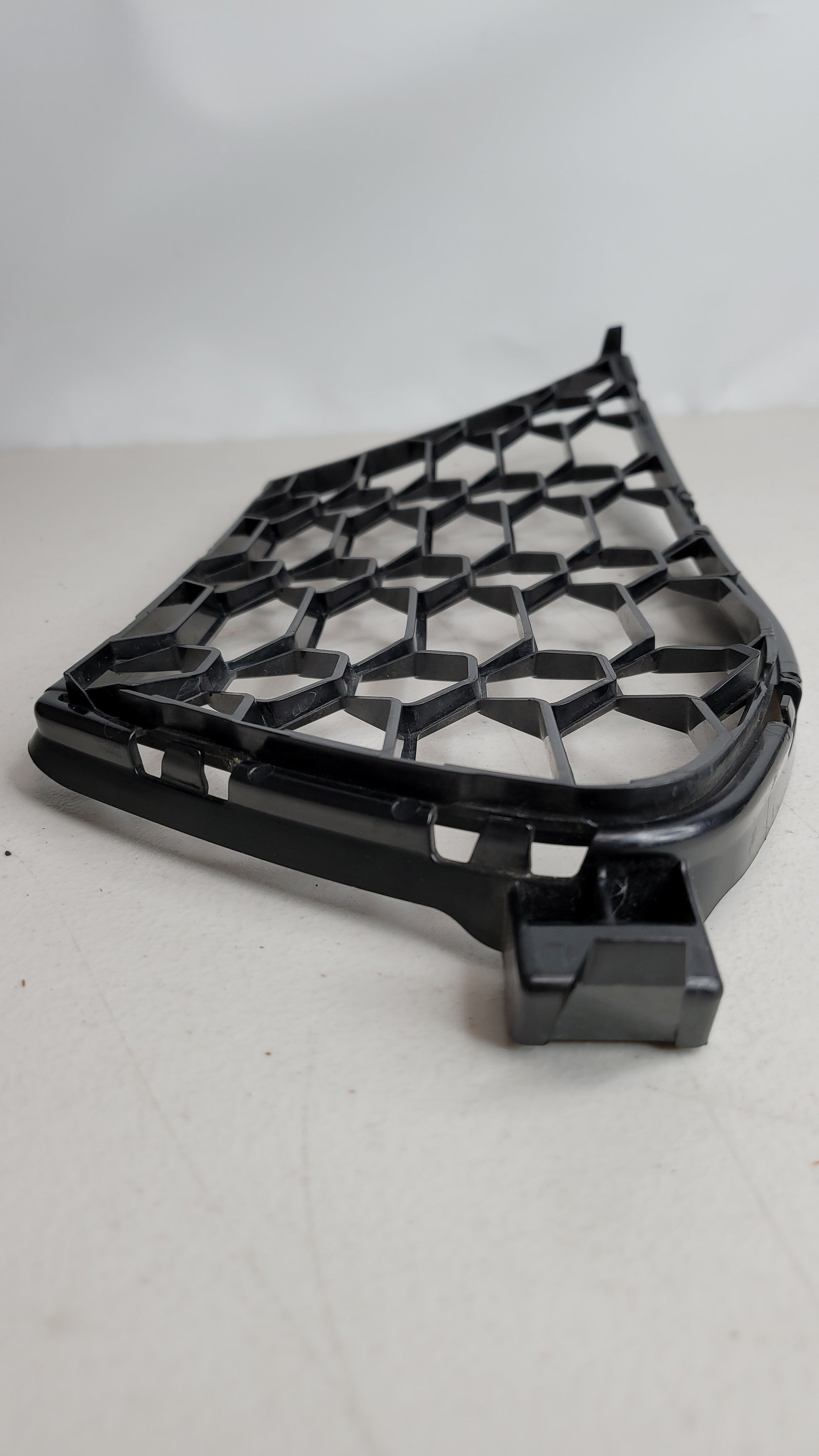 BMW M4 COUPE G82 FRONT LEFT BUMPER GRILLE 51118069439 - MPerformance.parts