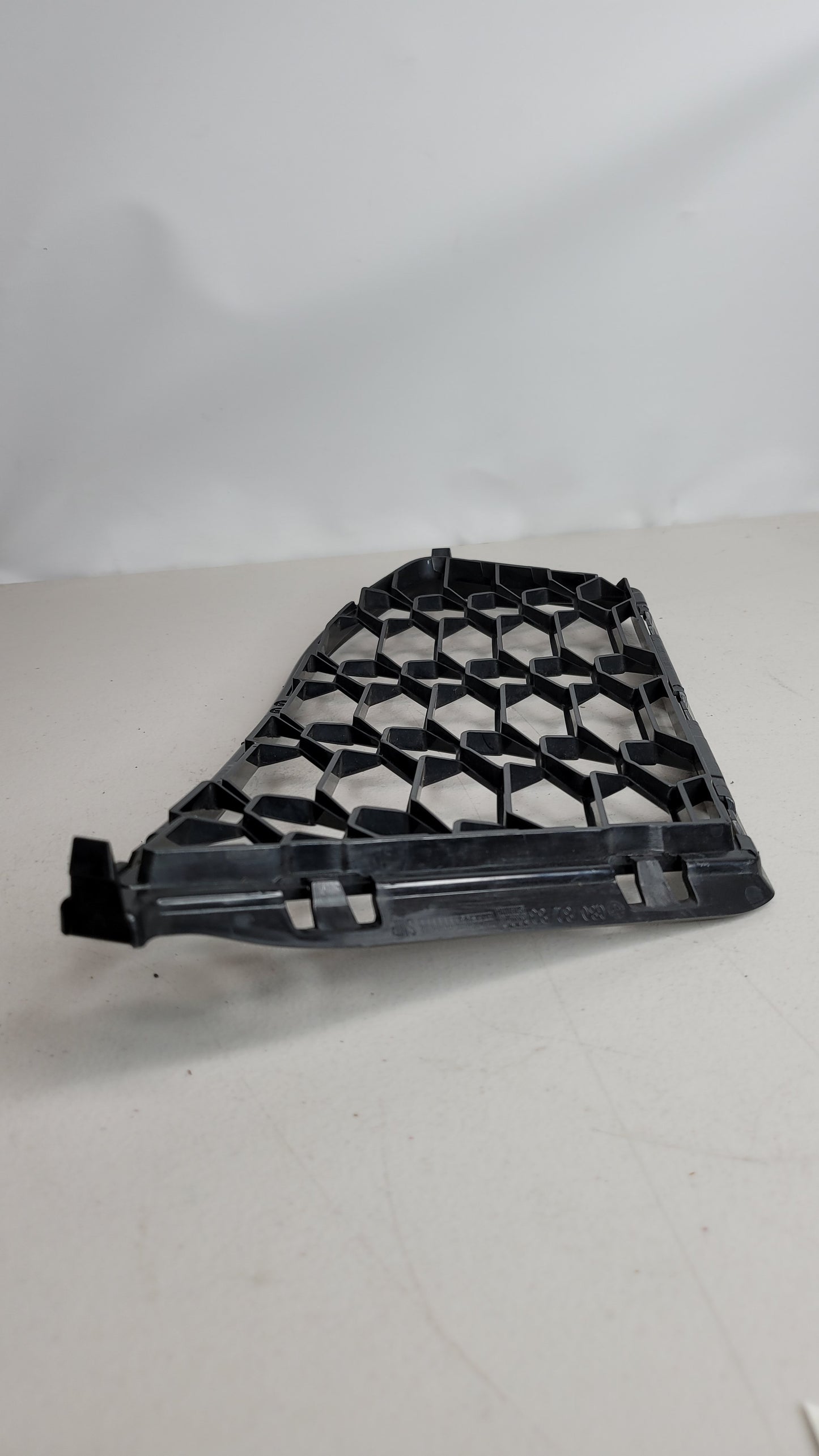 BMW M4 COUPE G82 FRONT LEFT BUMPER GRILLE 51118069439 - MPerformance.parts