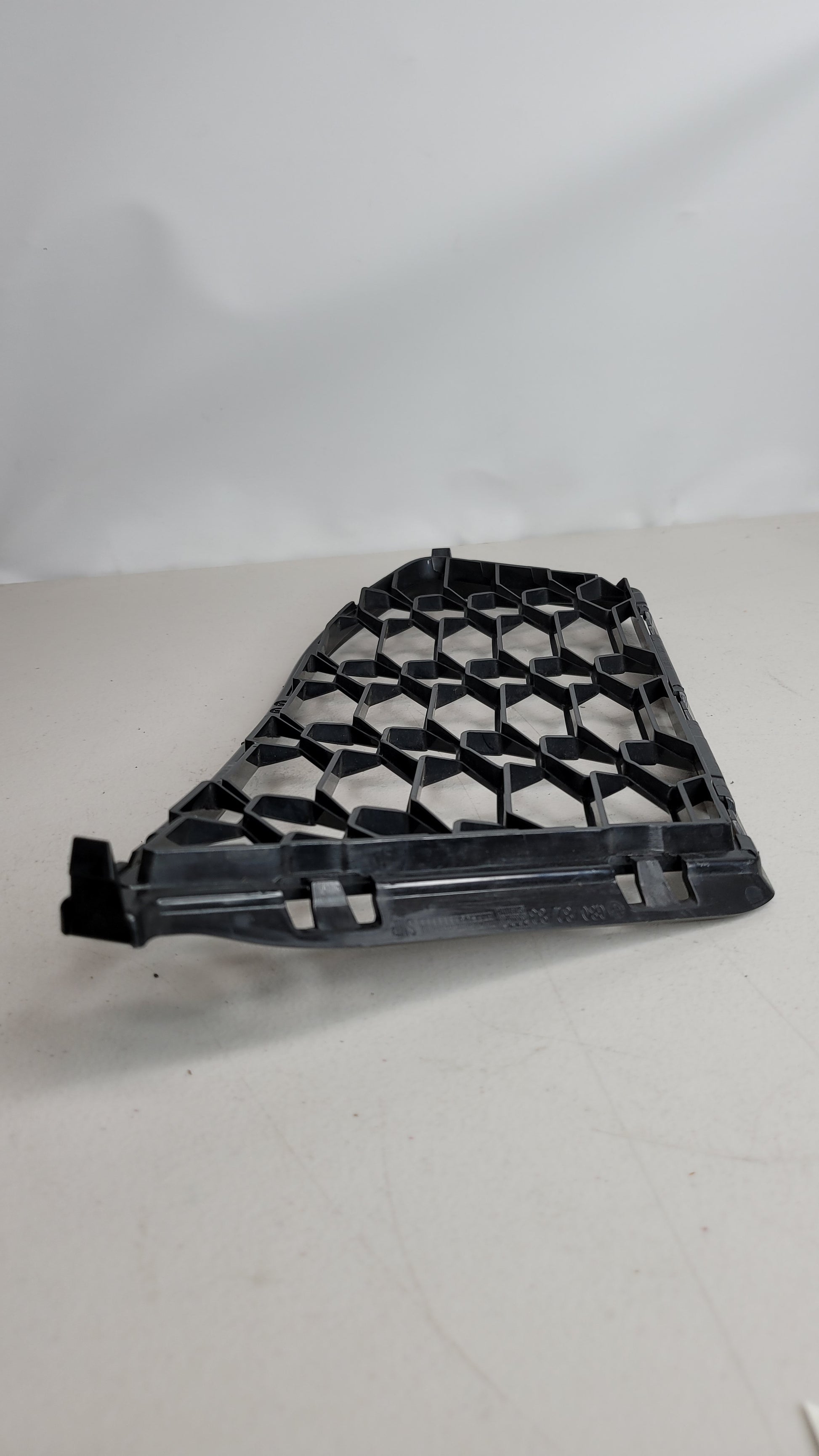 BMW M4 COUPE G82 FRONT LEFT BUMPER GRILLE 51118069439 - MPerformance.parts