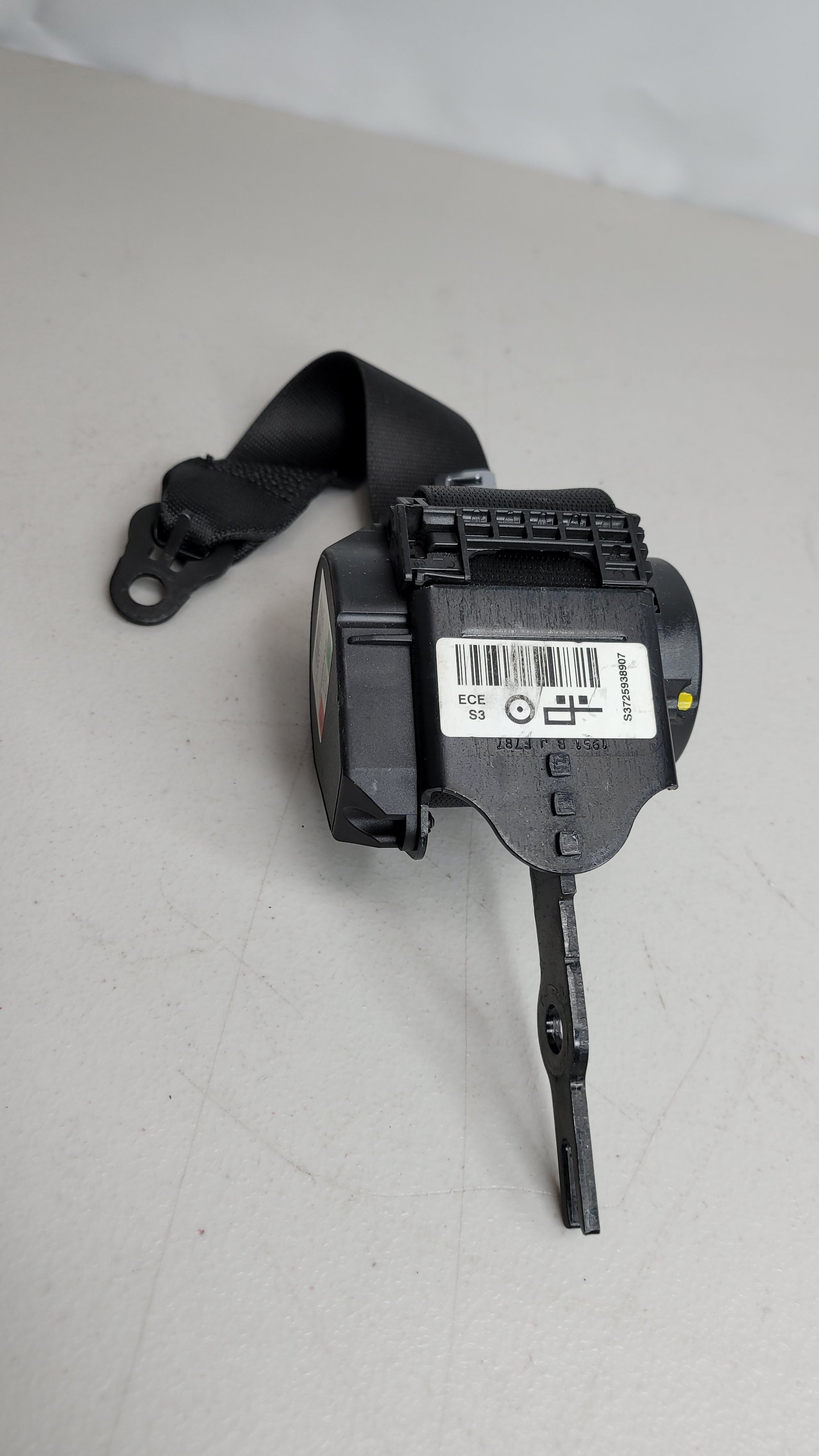 BMW 3 SERIES F80 PASSENGER REAR SEAT BELT 619185300E - MPerformance.parts