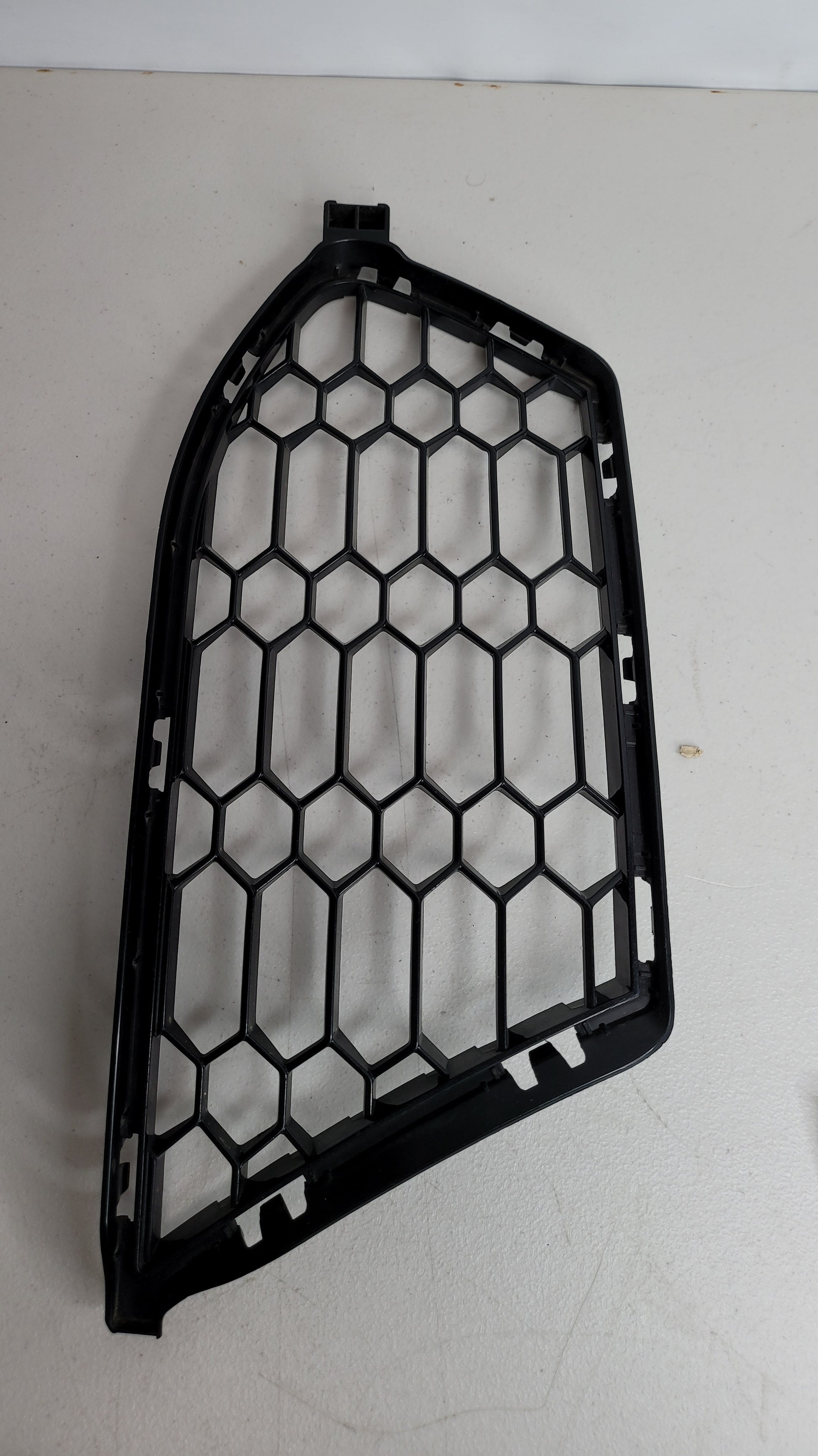 BMW COUPE G82 M4 FRONT BUMPER RIGHT AIR GRILLE 51118069440 - MPerformance.parts