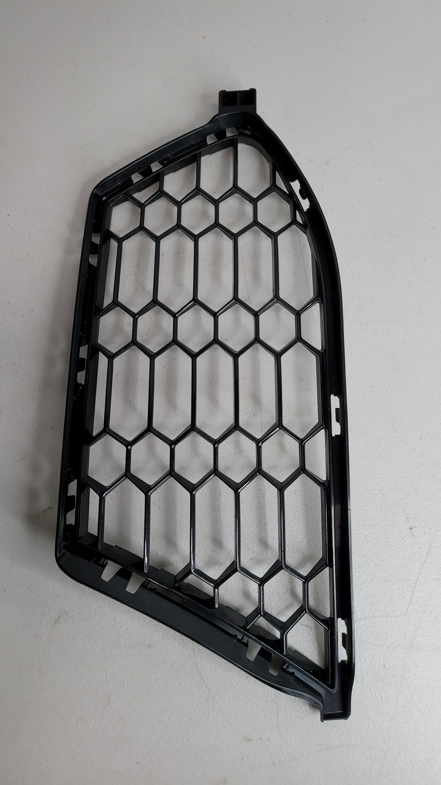 BMW M4 COUPE G82 FRONT LEFT BUMPER GRILLE 51118069439 - MPerformance.parts
