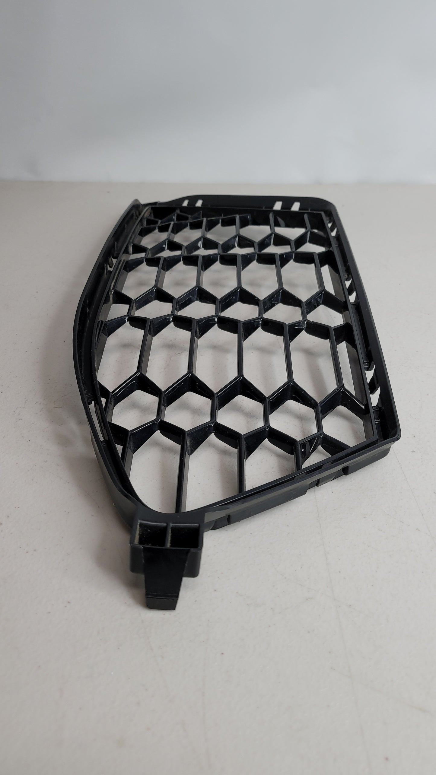 BMW M4 COUPE G82 FRONT LEFT BUMPER GRILLE 51118069439 - MPerformance.parts