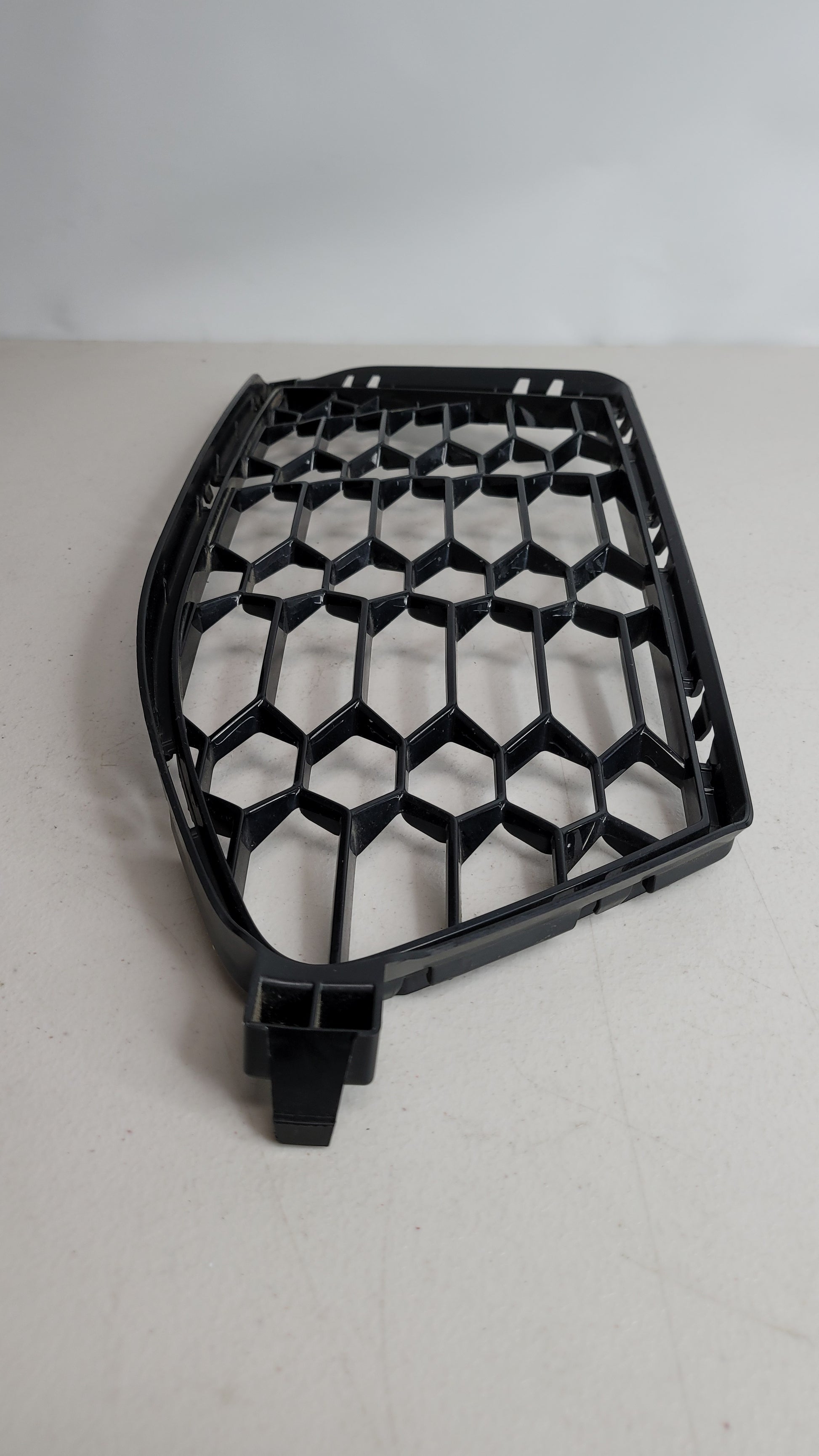 BMW M4 COUPE G82 FRONT LEFT BUMPER GRILLE 51118069439 - MPerformance.parts