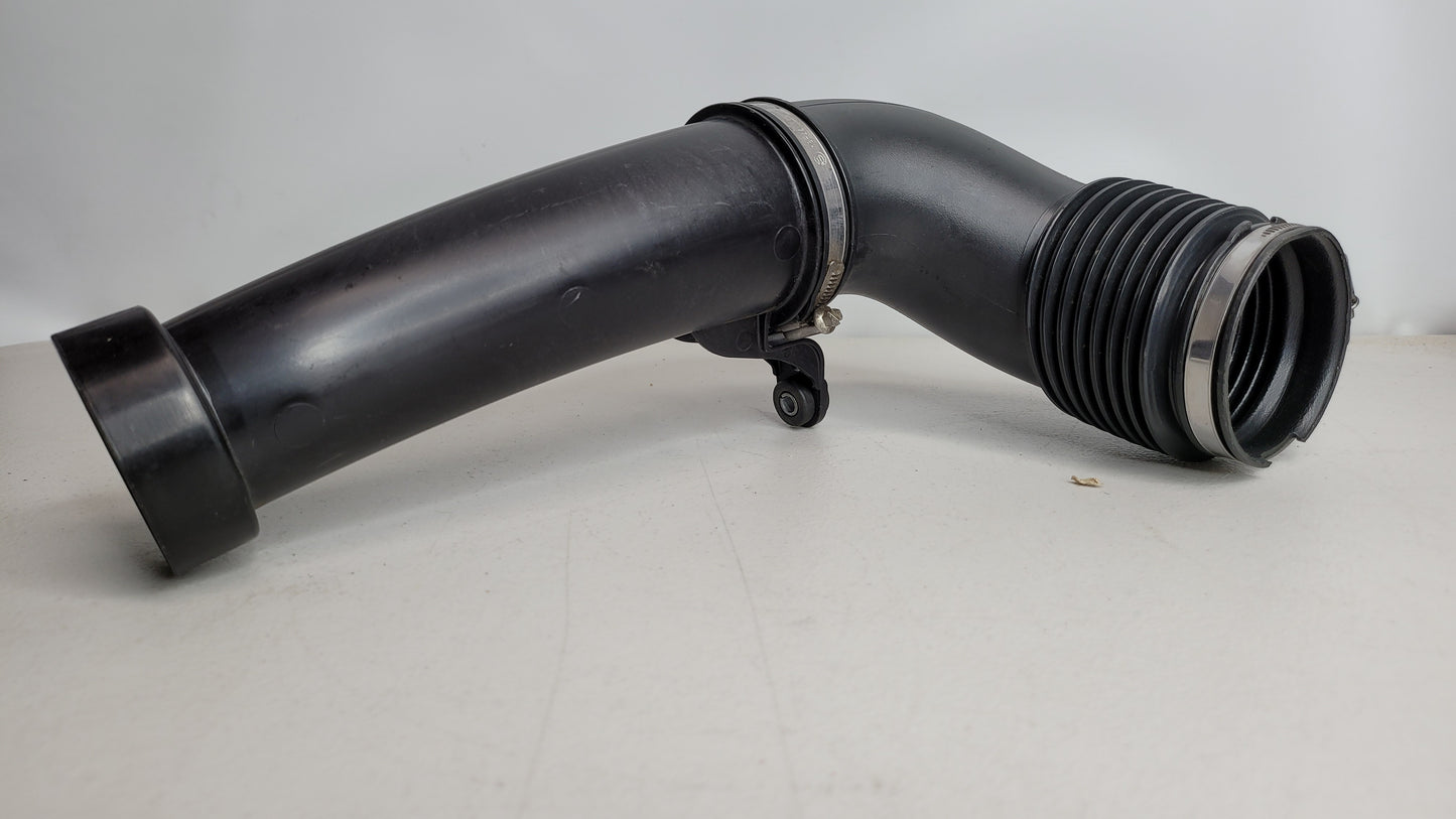 2015-2020 BMW 13-71-7-846-272 BMW 13717846272 Clean Air Pipe, Bottom 7846272 01 70549097