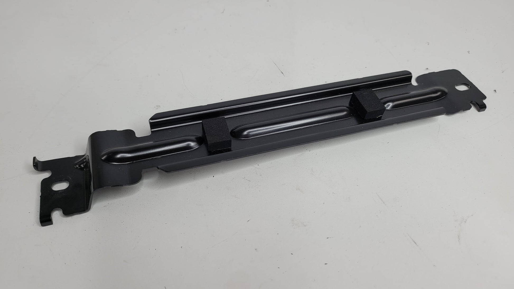 BMW 3 SERIES G20 - 2018 2019 2020 2021 - BATTERY HOLD DOWN CLAMP 194540-10 - MPerformance.parts