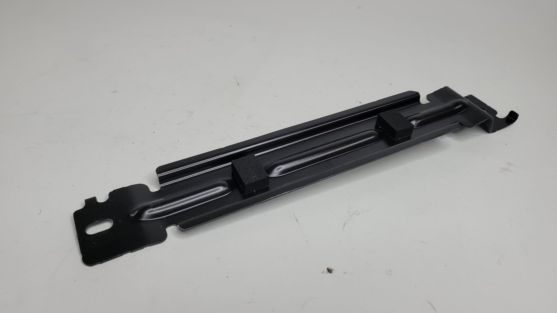 BMW 3 SERIES G20 - 2018 2019 2020 2021 - BATTERY HOLD DOWN CLAMP 194540-10 - MPerformance.parts