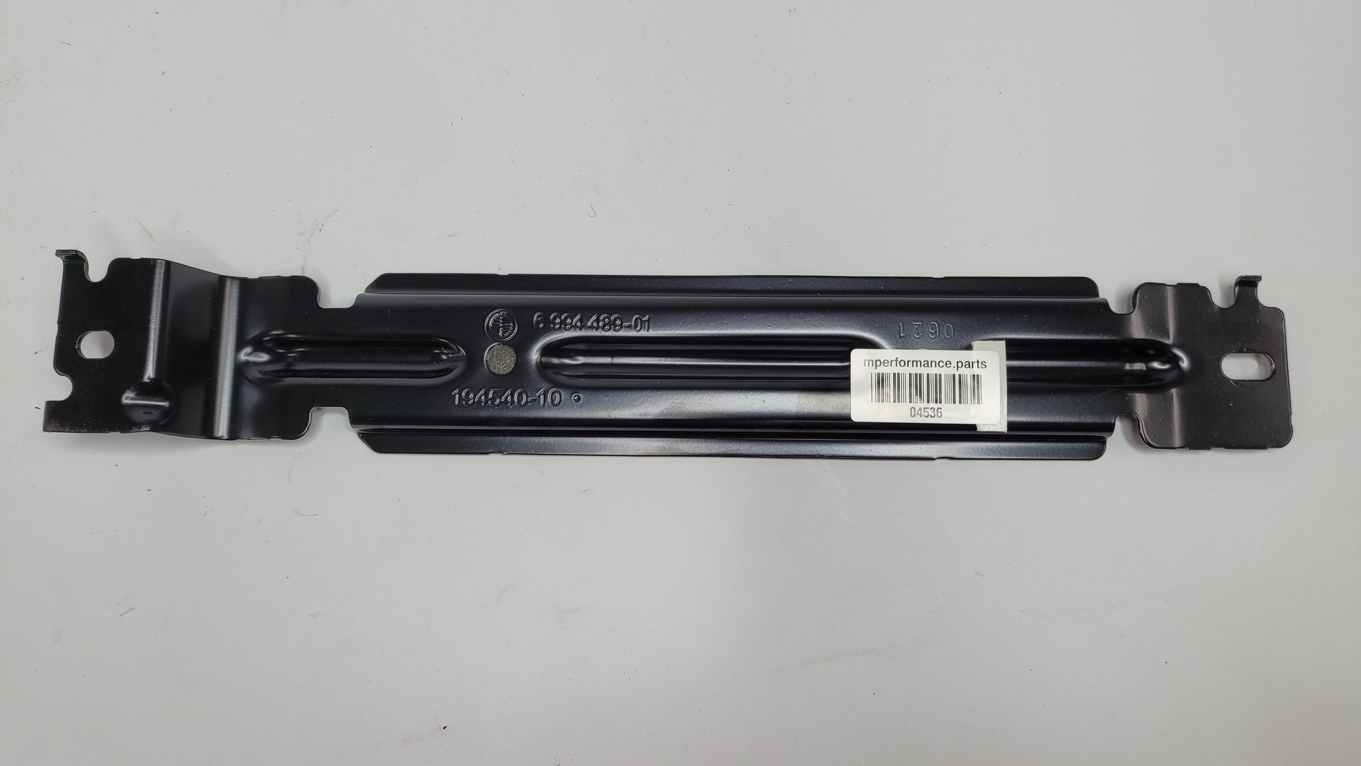 BMW 3 SERIES G20 - 2018 2019 2020 2021 - BATTERY HOLD DOWN CLAMP 194540-10 - MPerformance.parts