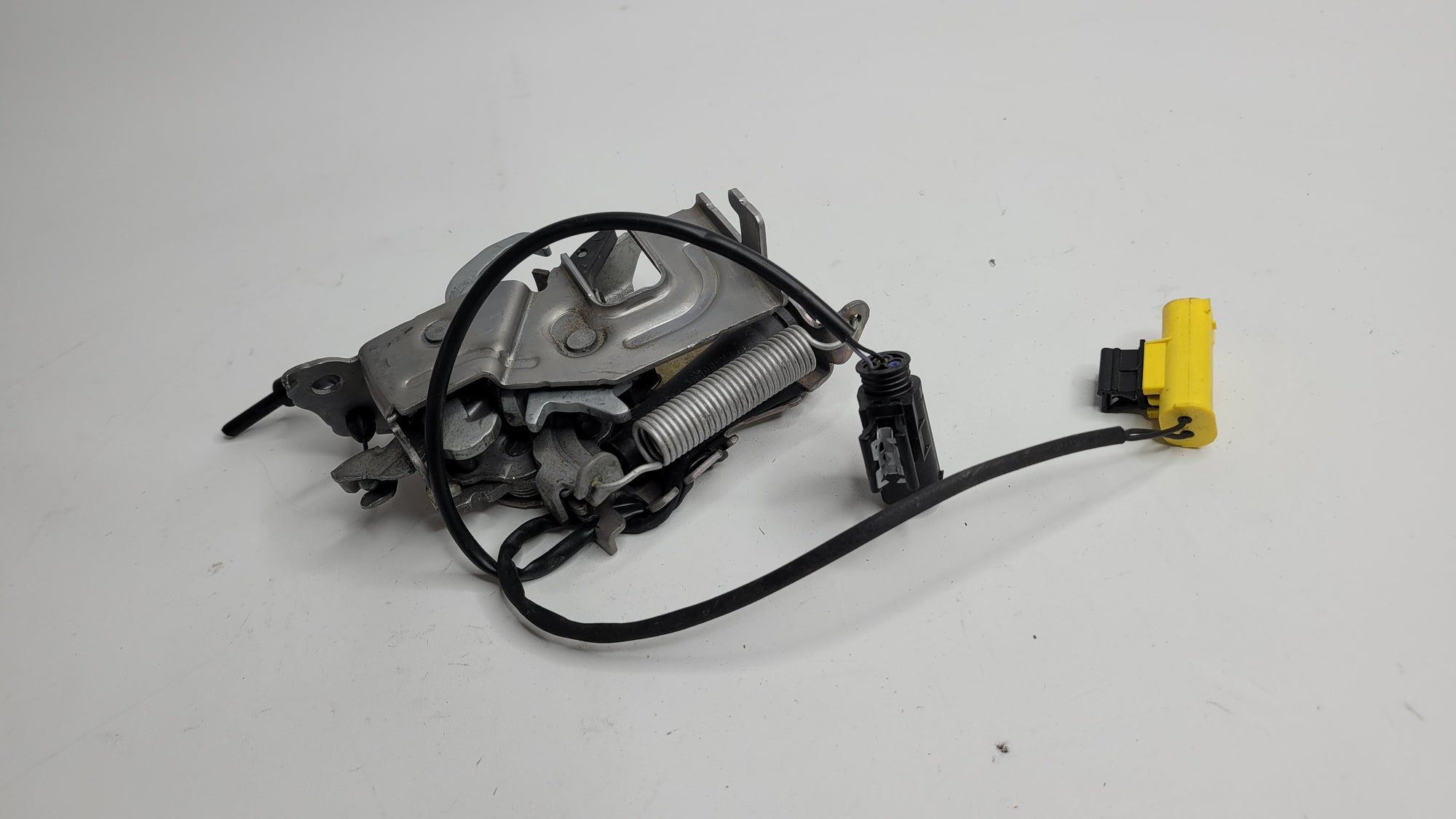 G80 M3 Bonnet Latch - 7468349 - MPerformance.parts