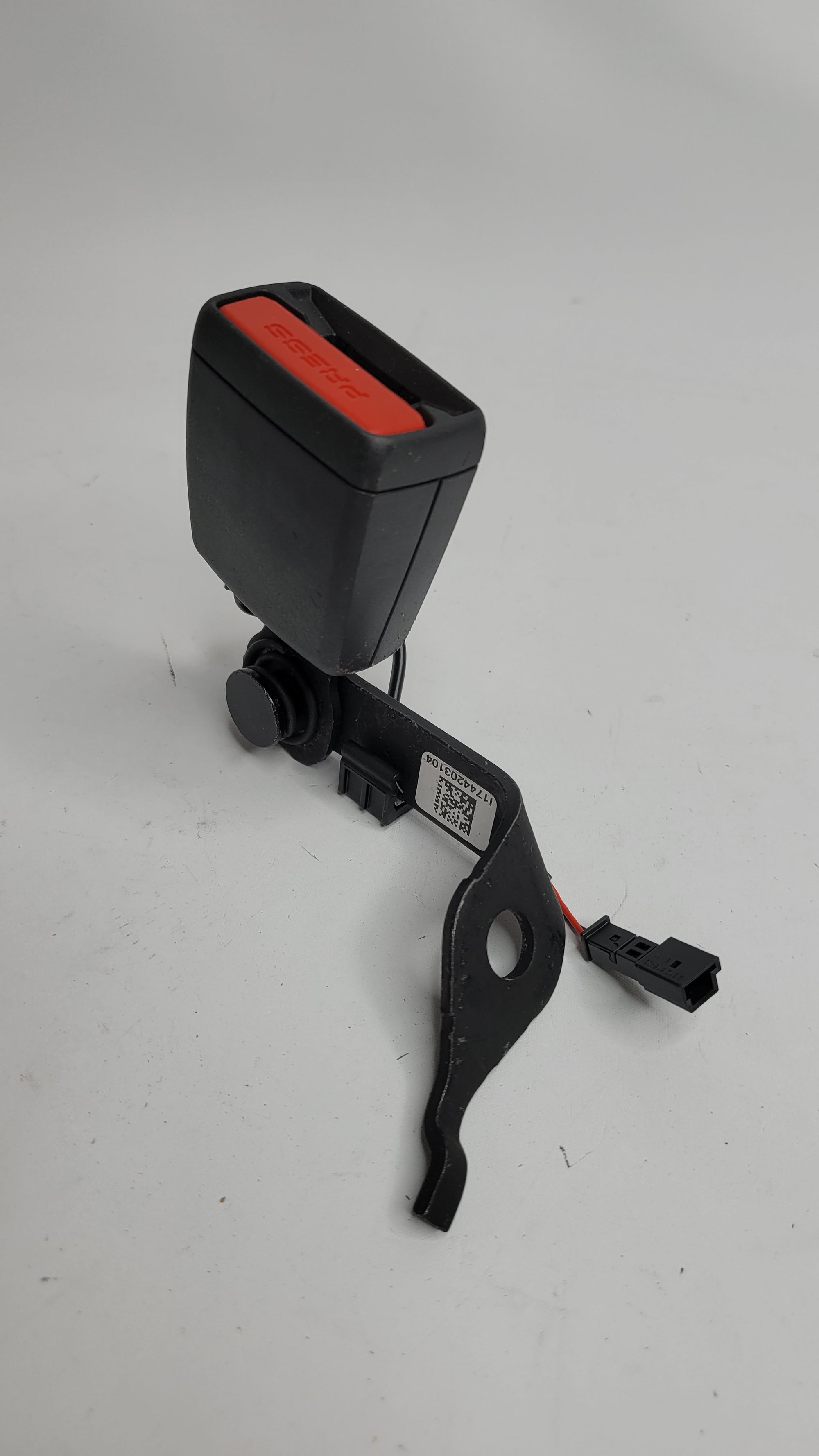BMW M3 G80 Rear Seat Belt Buckle 635742400 - MPerformance.parts