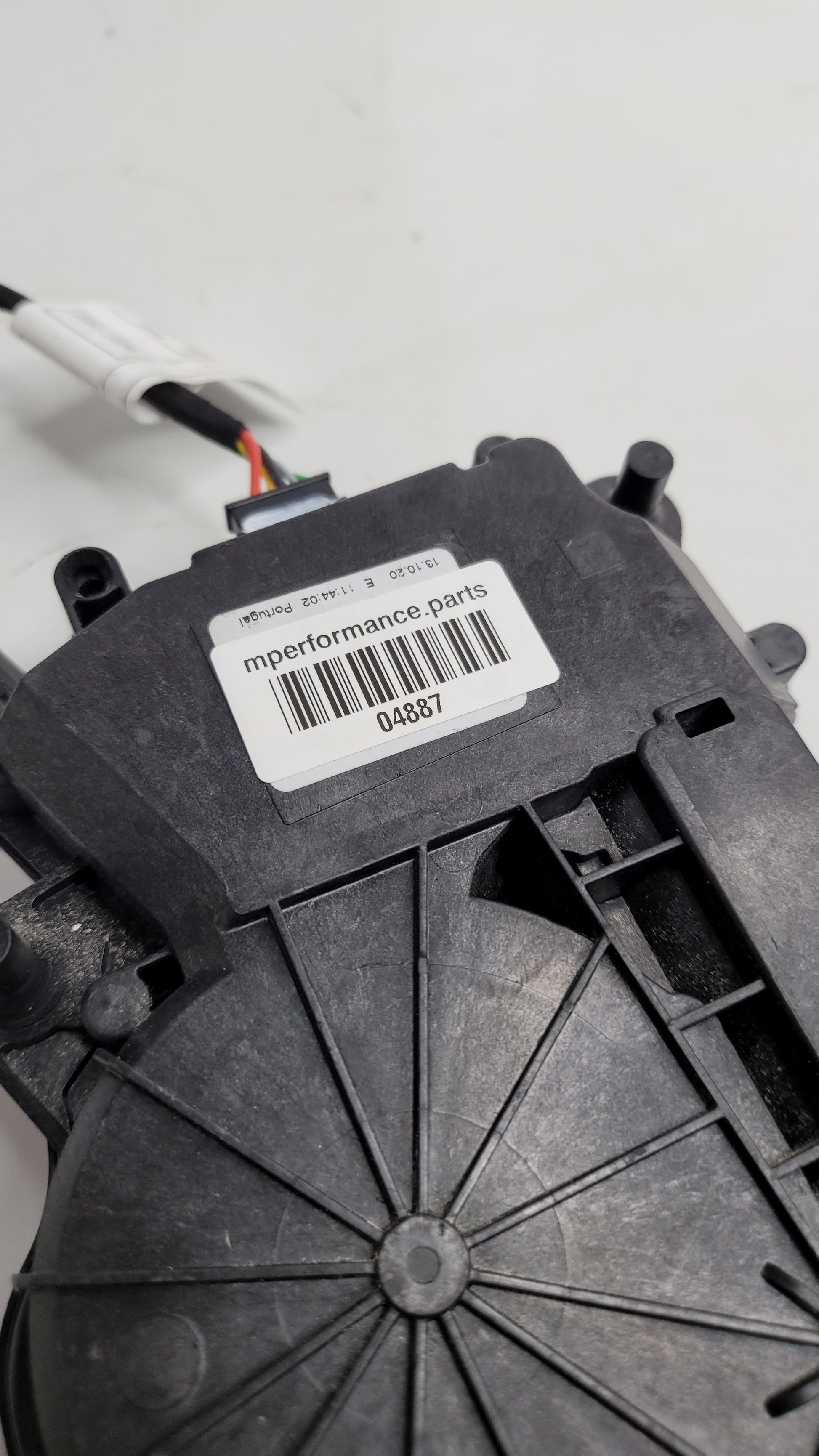 BMW M3 COMPETITION G80 M3 TAILGATE TRUNK MOTOR ACTUATOR - 163672-10 - MPerformance.parts