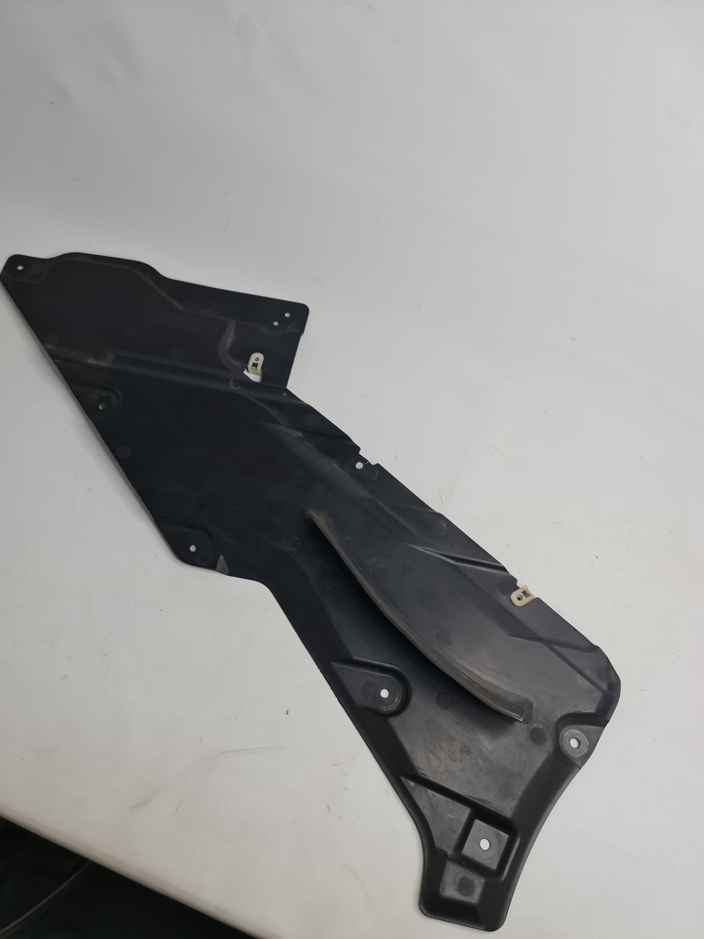 BMW M3 M4 G80 G82 G83 UNDERBODY PANELLING TRIM RIGHT SIDE 8080540 - MPerformance.parts