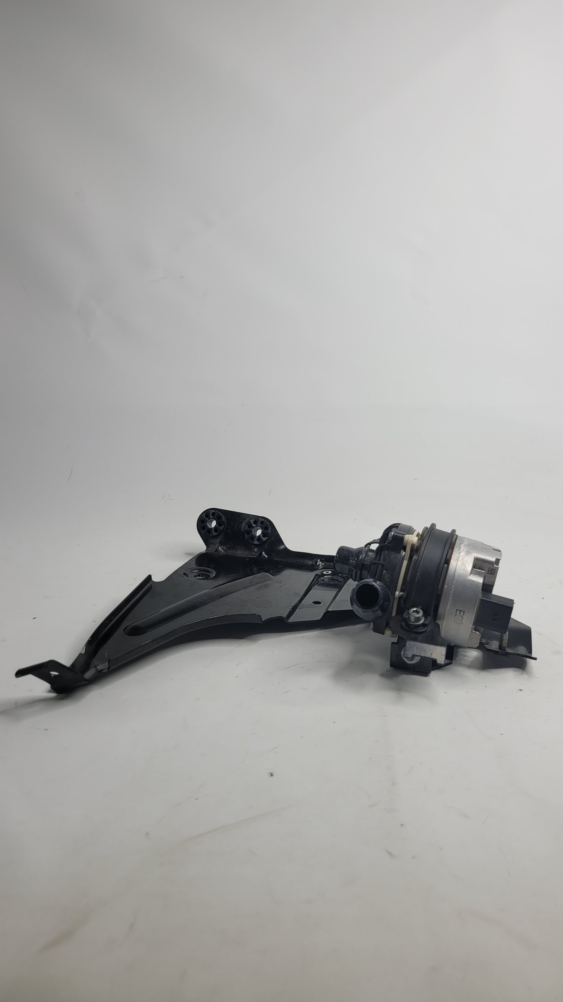 BMW M3 M4 G80 G82 G83 AUXILIARY WATER PUMP 8088928 - MPerformance.parts