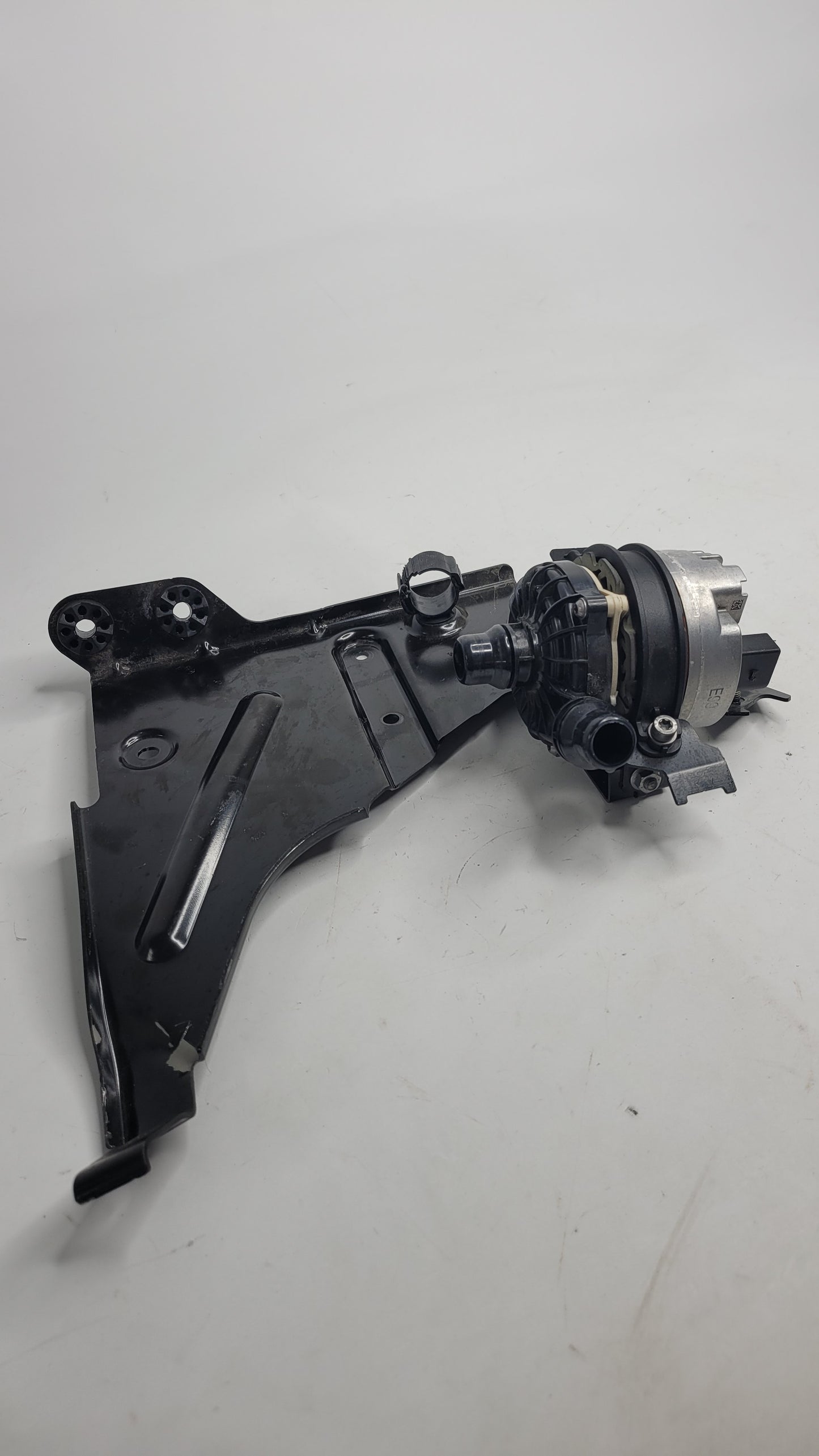 BMW M3 M4 G80 G82 G83 AUXILIARY WATER PUMP 8088928 - MPerformance.parts