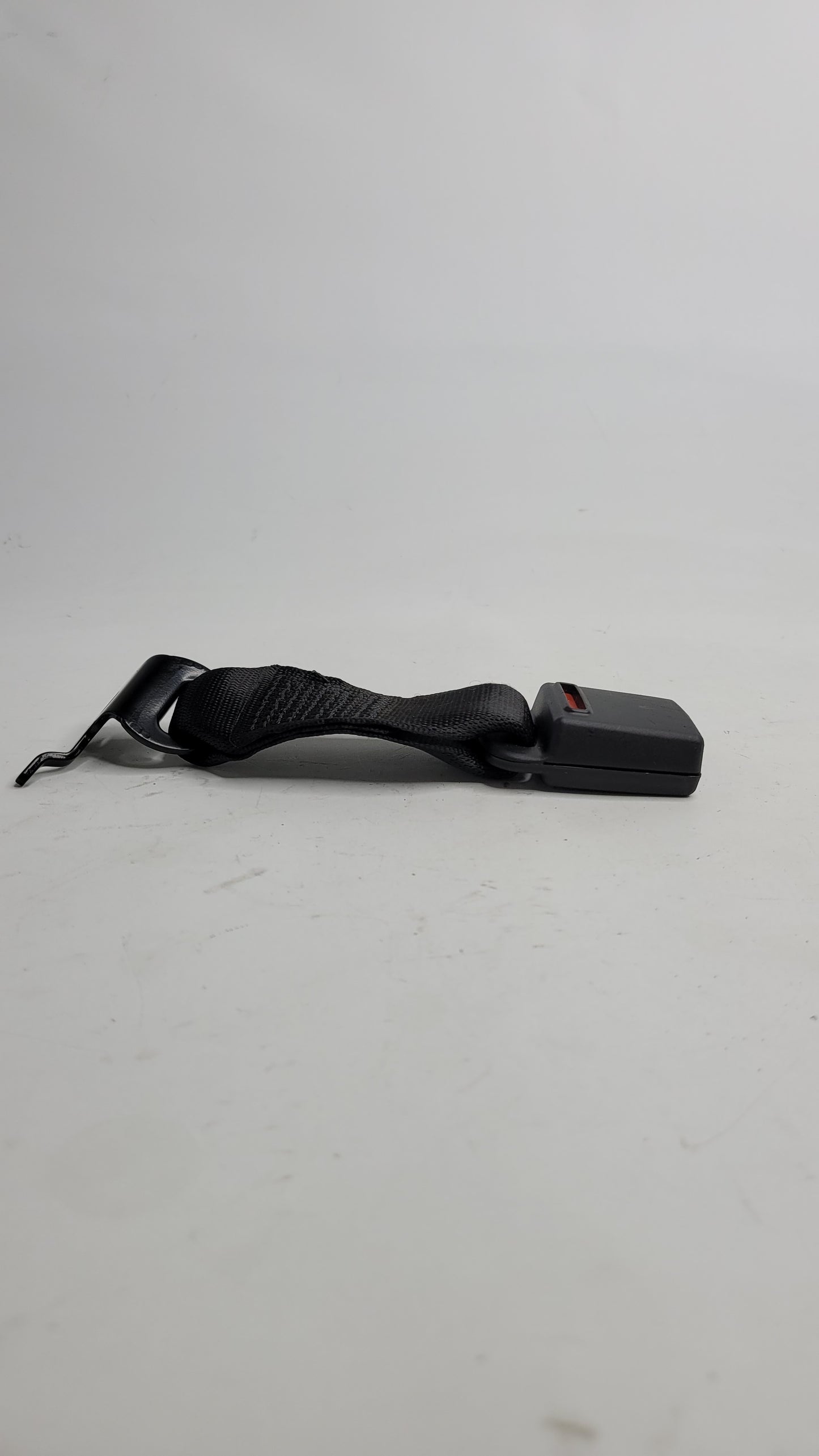 BMW M3 G80 - REAR Centre SEAT BELT Buckle / Receiver 7496283 - MPerformance.parts