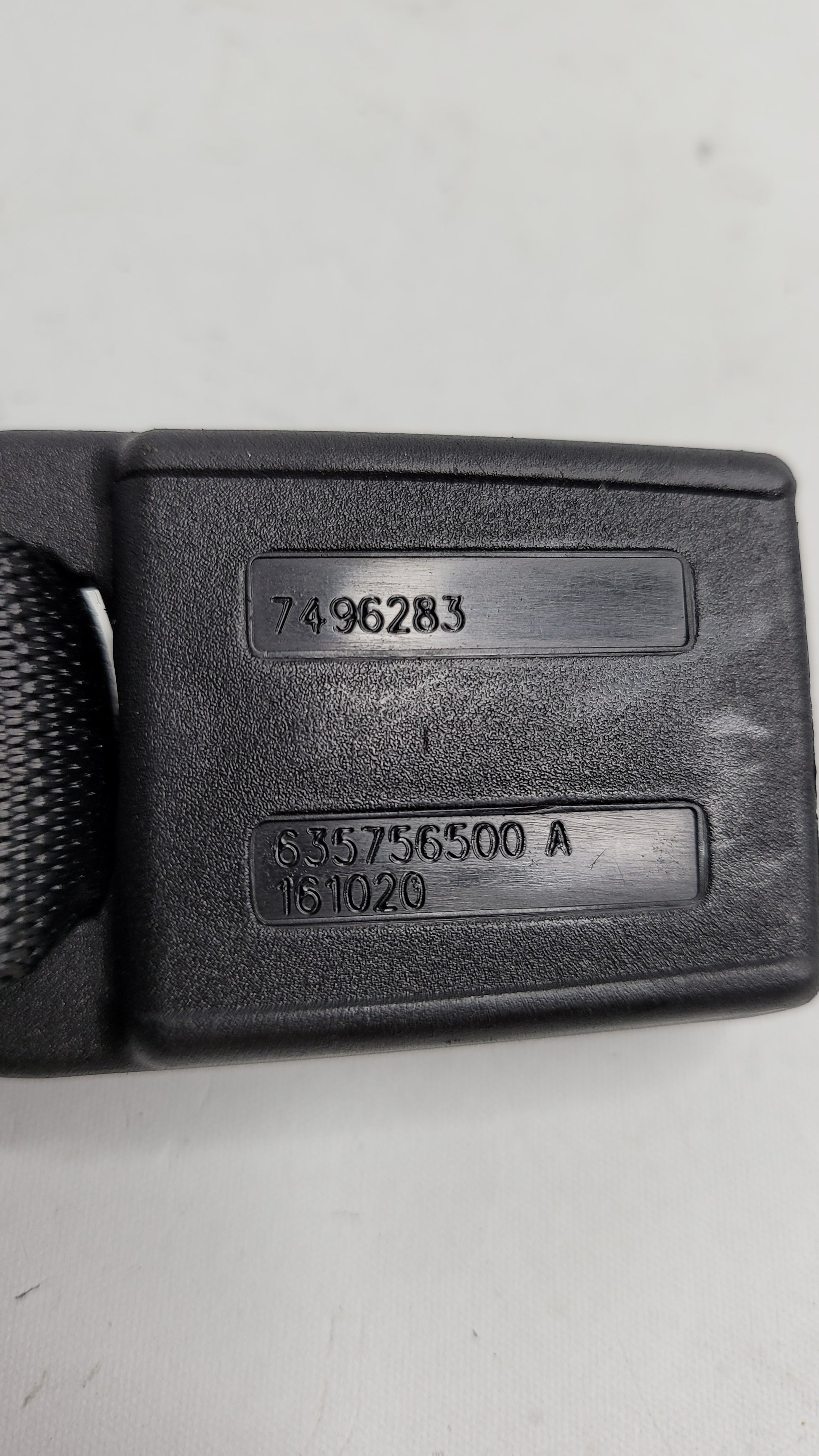 BMW M3 G80 - REAR Centre SEAT BELT Buckle / Receiver 7496283 - MPerformance.parts