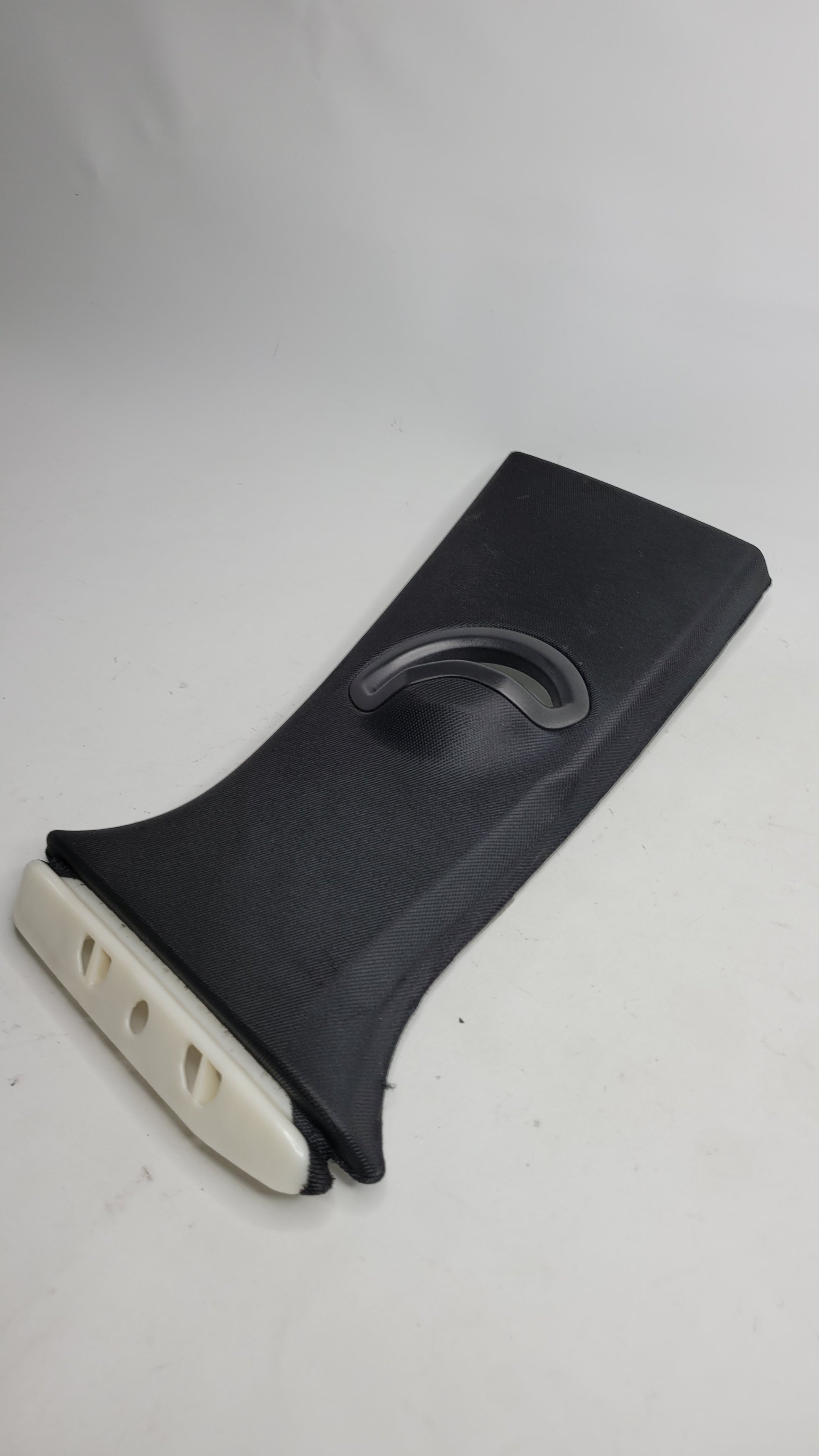 G80 M3 right side B pillar trim - 521070 - MPerformance.parts