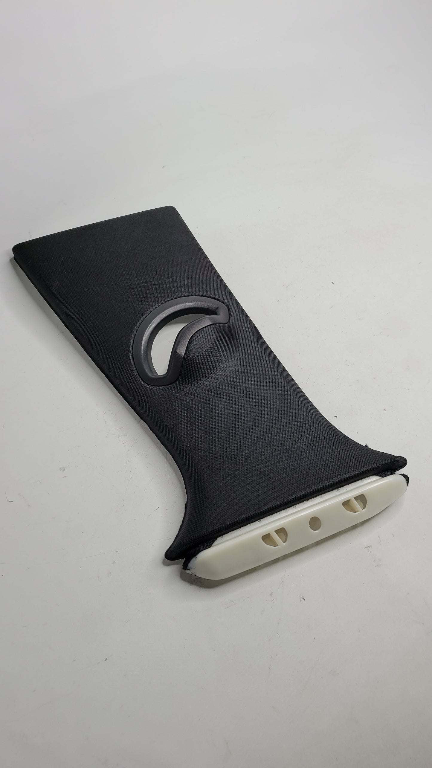 G80 M3 right side B pillar trim - 521070 - MPerformance.parts