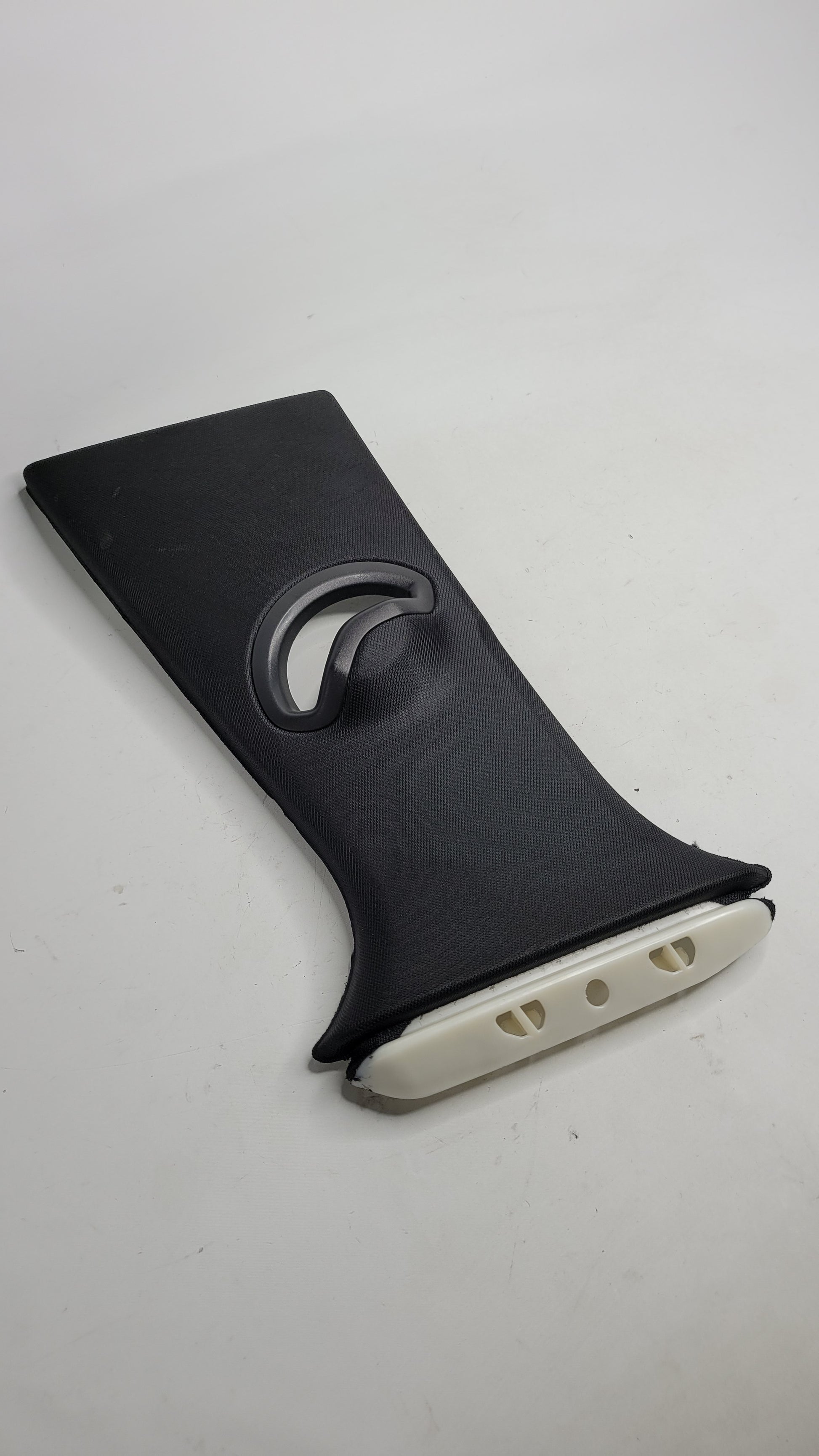 G80 M3 right side B pillar trim - 521070 - MPerformance.parts