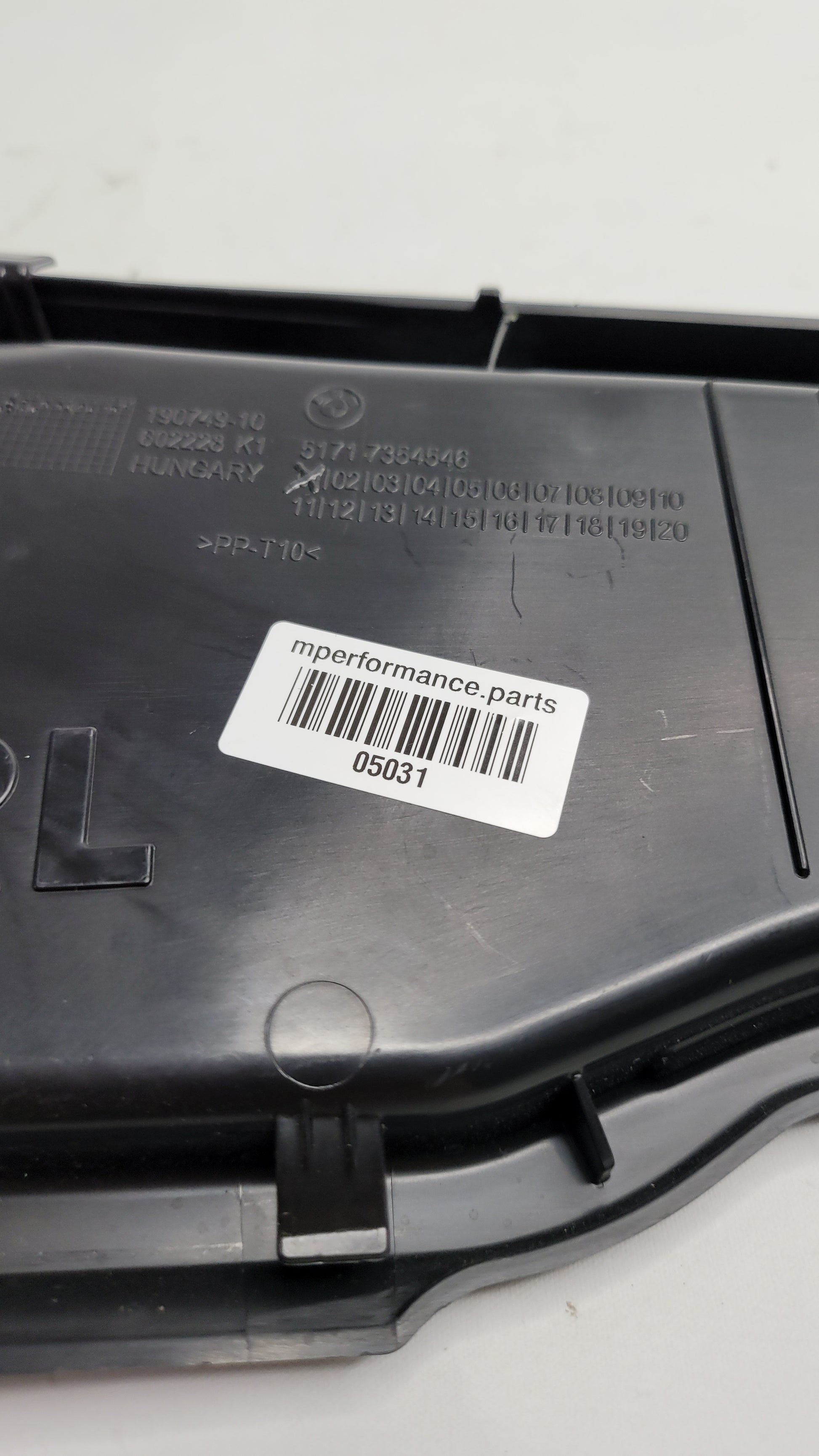 F80 F82 Windshield Wiper Shell Cover Front 7354546 - MPerformance.parts