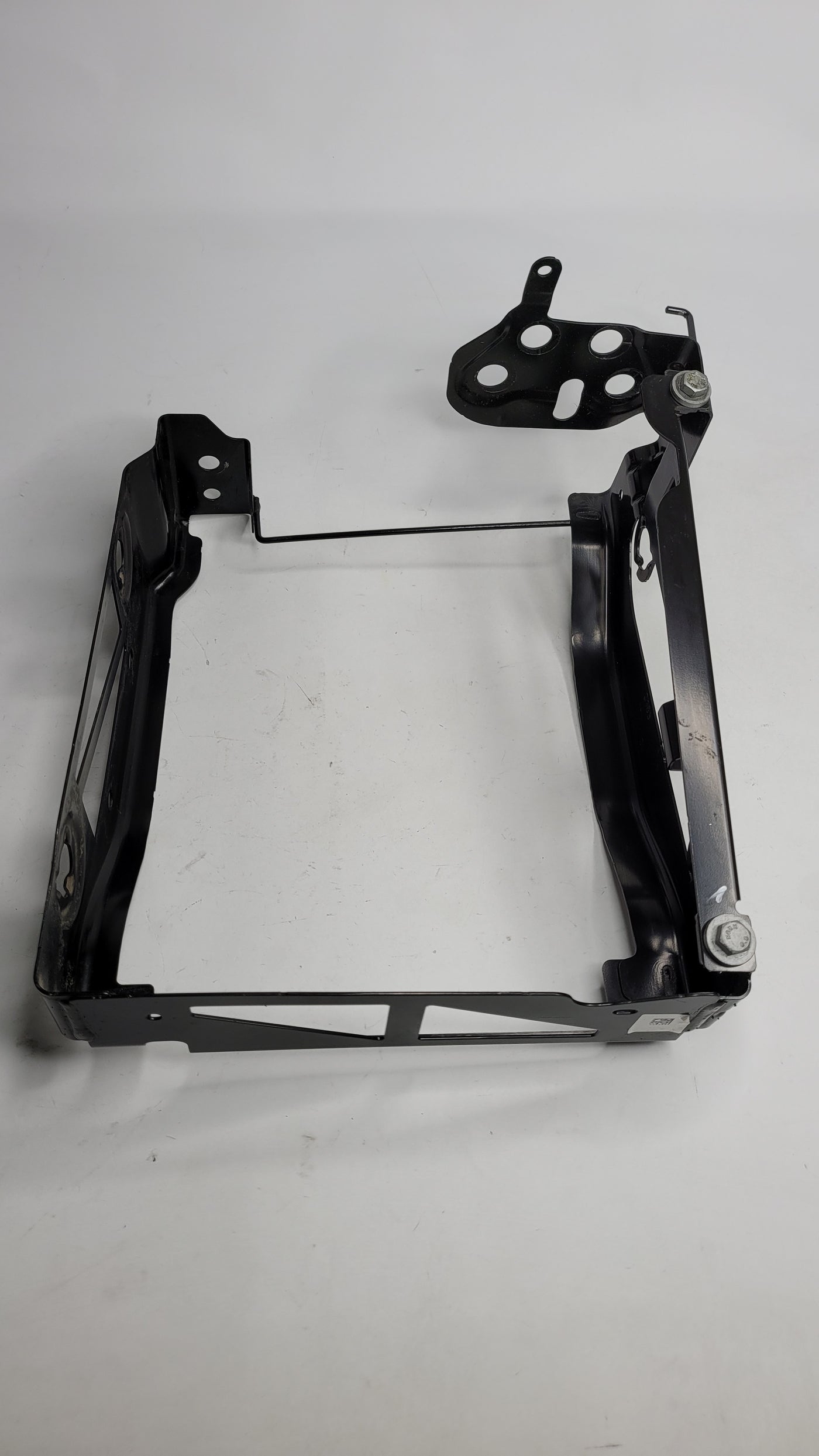 BMW M4 COUPE G82 FRONT RIGHT HEADLIGHT MOUNT PLATE 51118071636 - MPerformance.parts