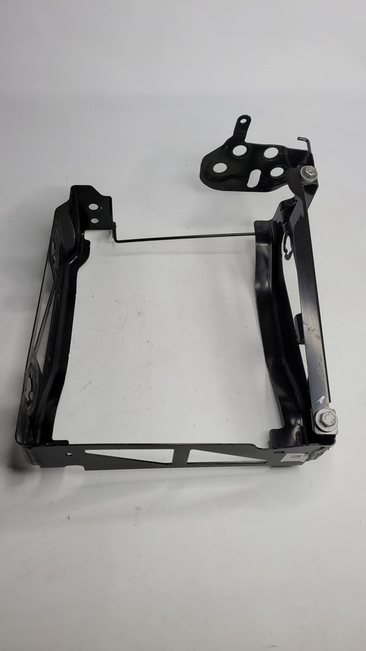BMW M4 COUPE G82 FRONT RIGHT HEADLIGHT MOUNT PLATE 51118071636 - MPerformance.parts