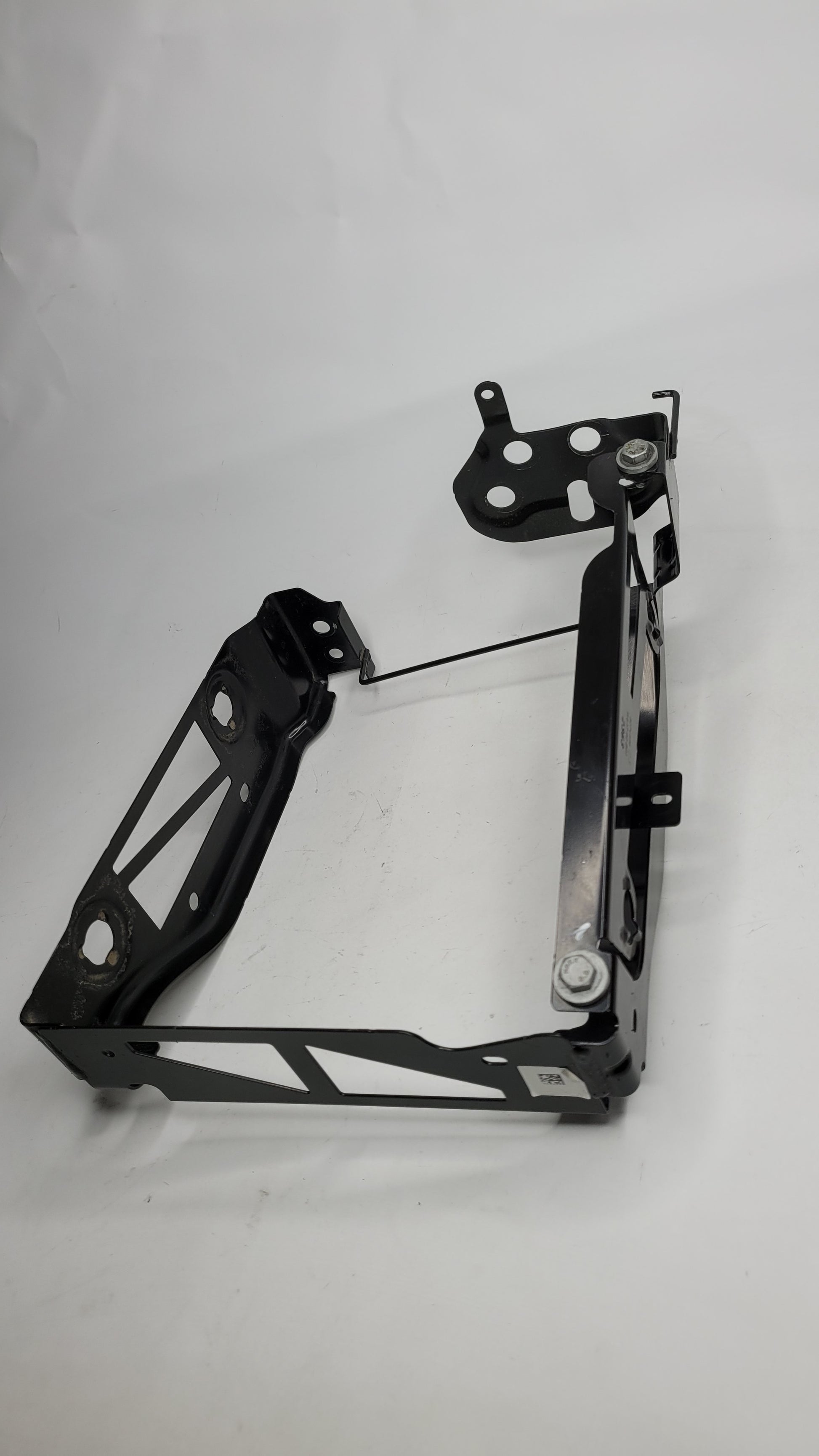 BMW M4 COUPE G82 FRONT RIGHT HEADLIGHT MOUNT PLATE 51118071636 - MPerformance.parts