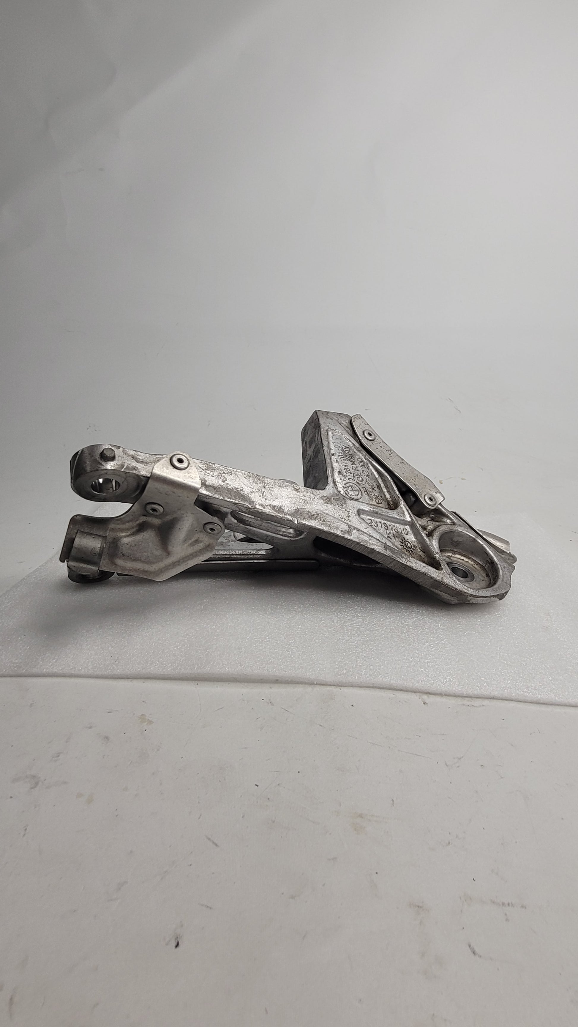 BMW F82 M4 F87 F80 F83 Right Engine Support Bracket 2284204 - MPerformance.parts