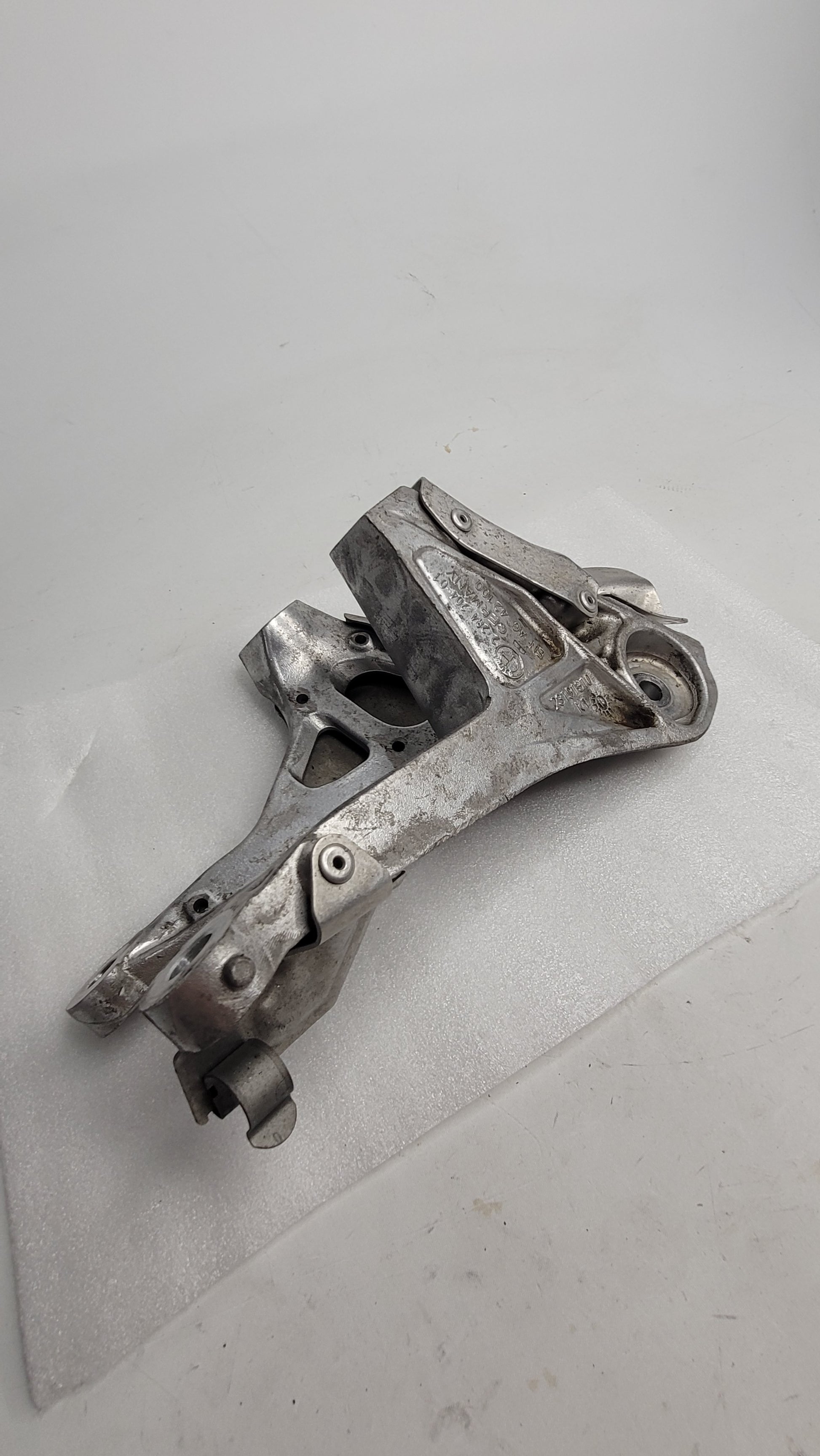 BMW F82 M4 F87 F80 F83 Right Engine Support Bracket 2284204 - MPerformance.parts