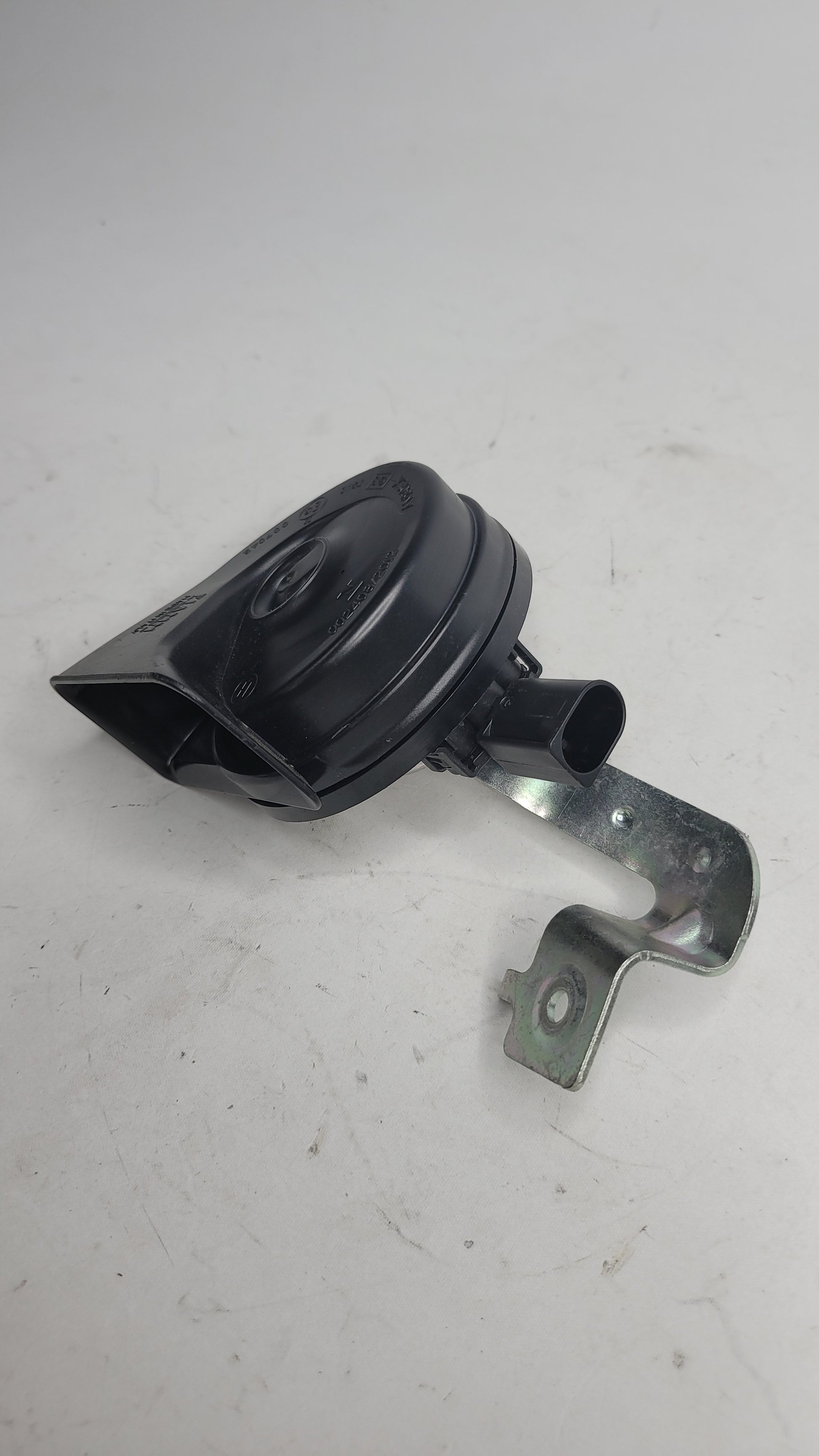 BMW M3 G80 RIGHT SIDE HIGH NOTE TONE HORN SIGNAL - 7492205 - MPerformance.parts