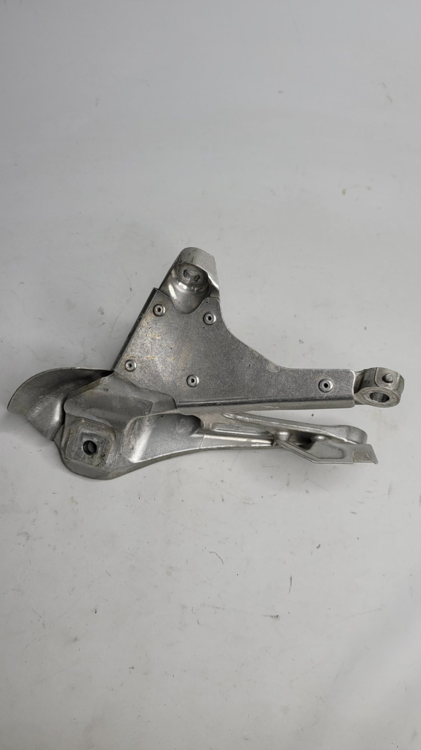 BMW F82 M4 F87 F80 F83 Right Engine Support Bracket 2284204 - MPerformance.parts