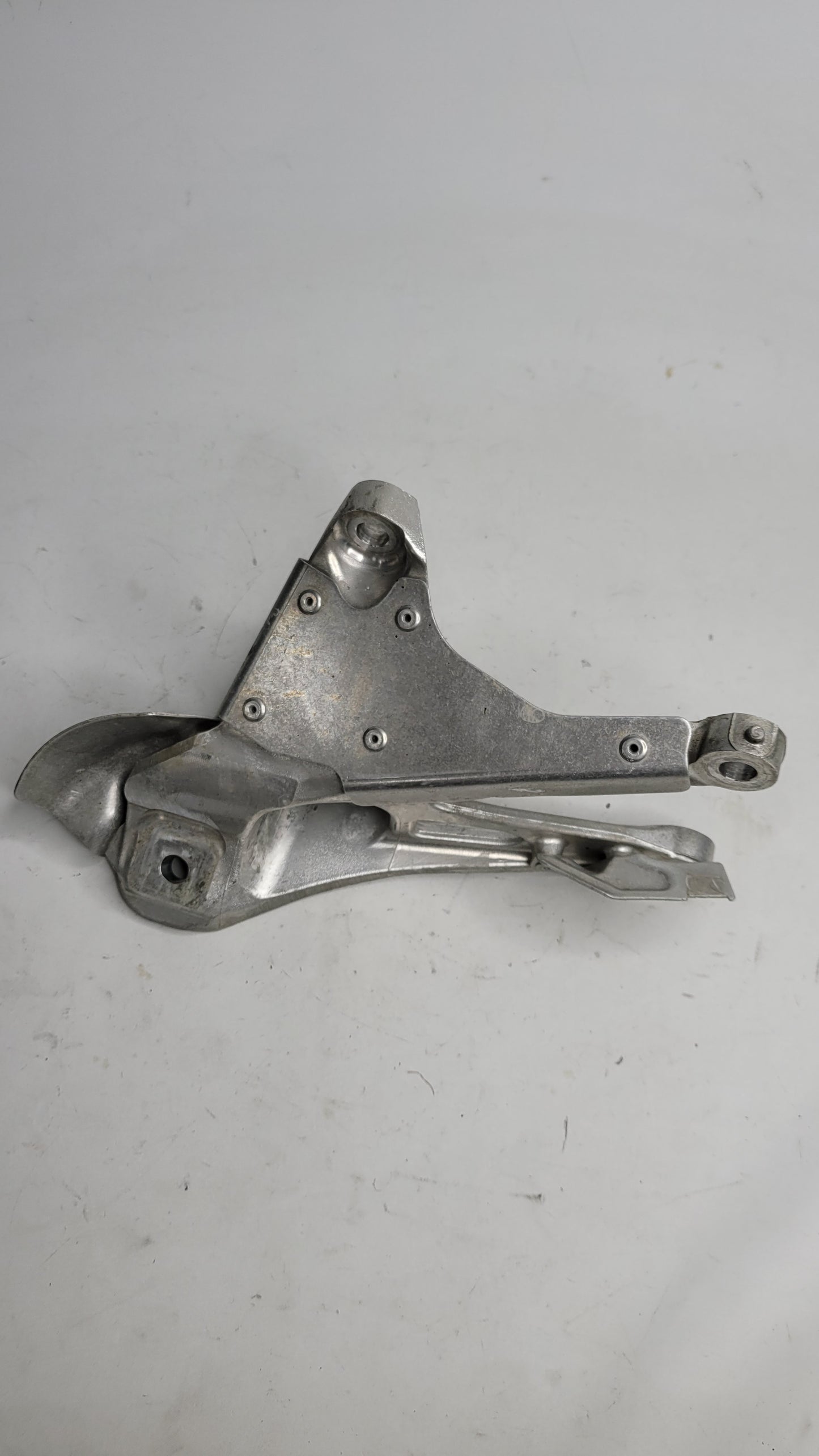 BMW F82 M4 F87 F80 F83 Right Engine Support Bracket 2284204 - MPerformance.parts