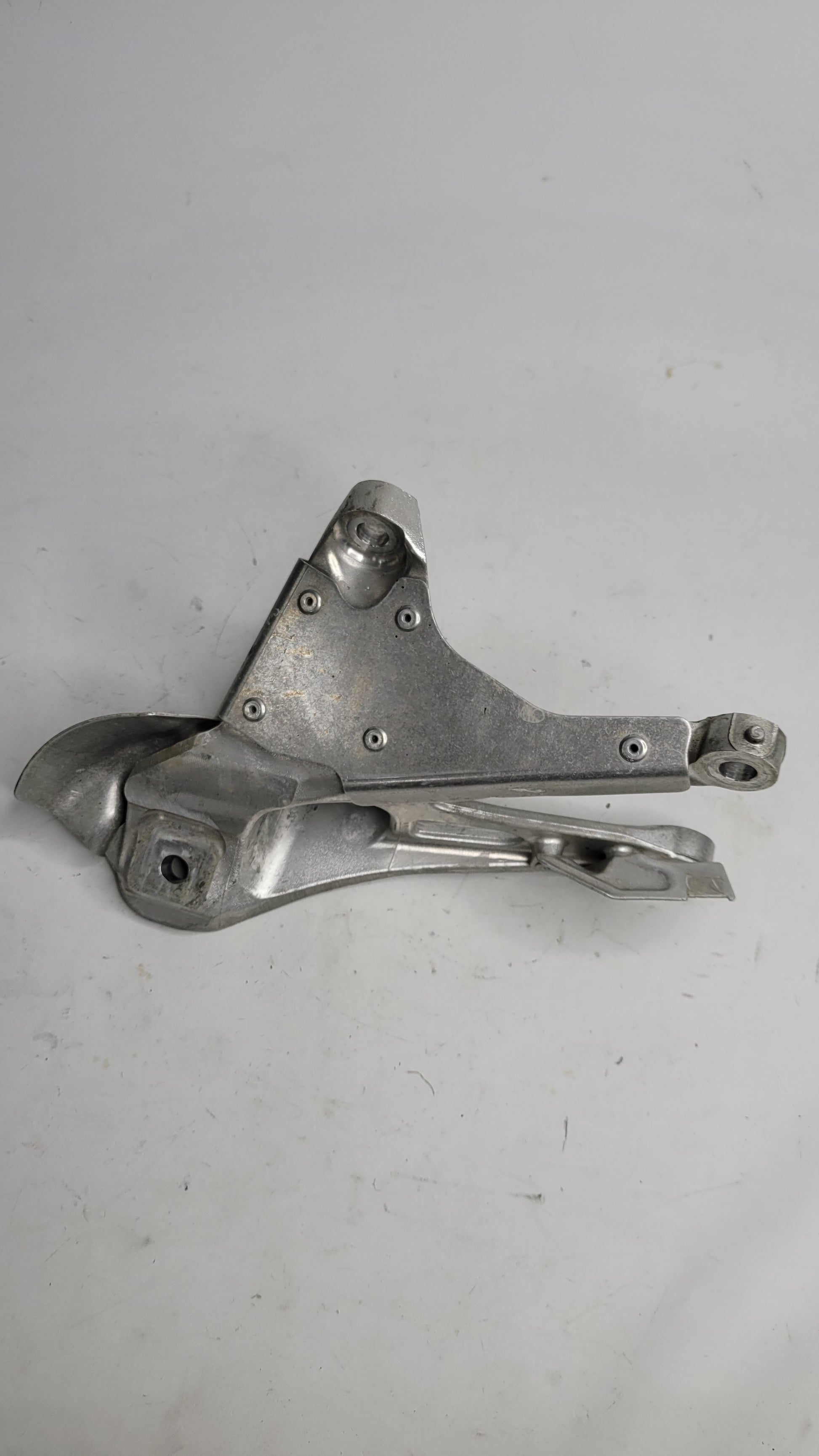 BMW F82 M4 F87 F80 F83 Right Engine Support Bracket 2284204 - MPerformance.parts