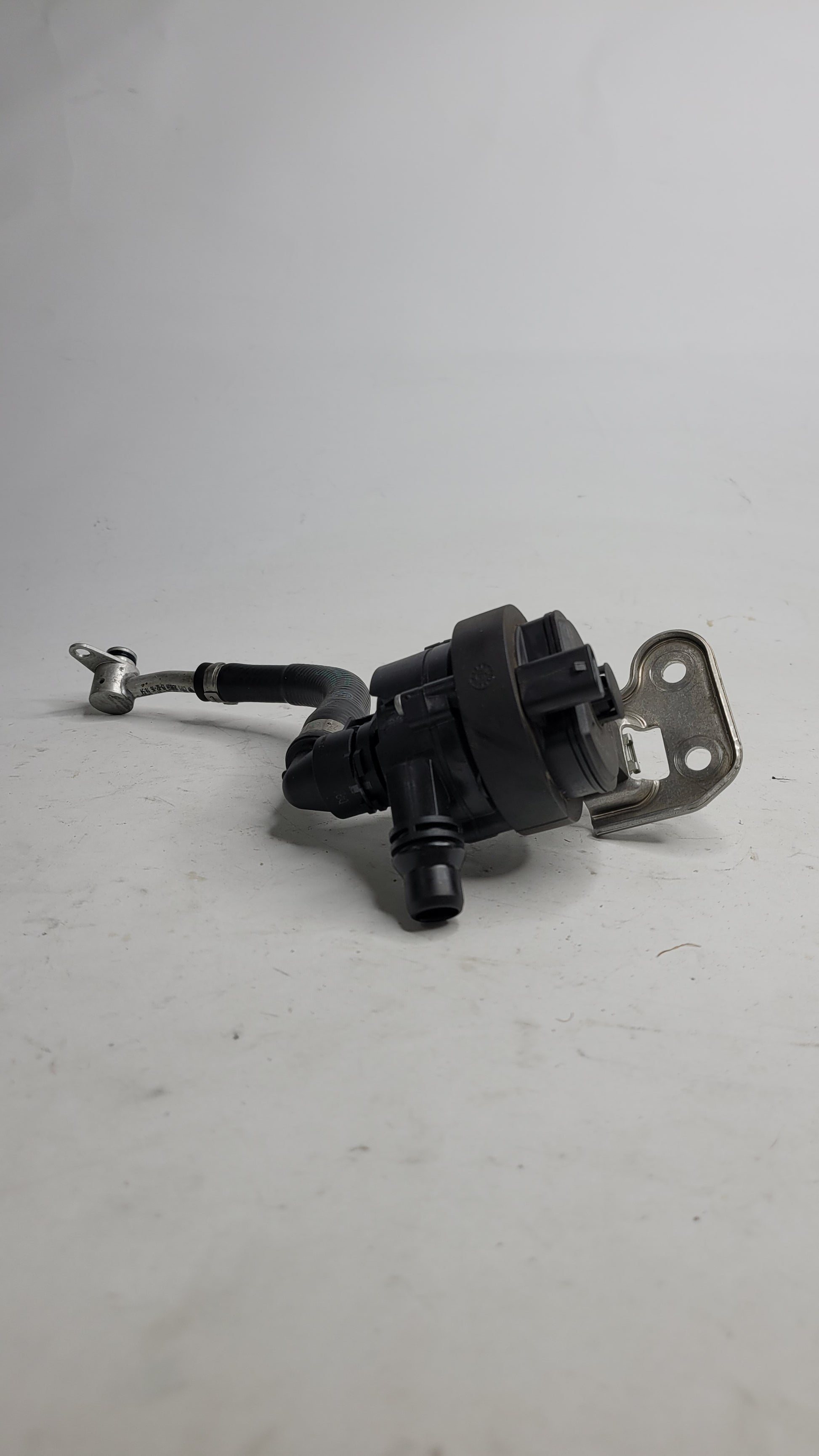 F80 BMW M3 AUXILIARY WATER PUMP 3.0 PETROL 7850568 - MPerformance.parts
