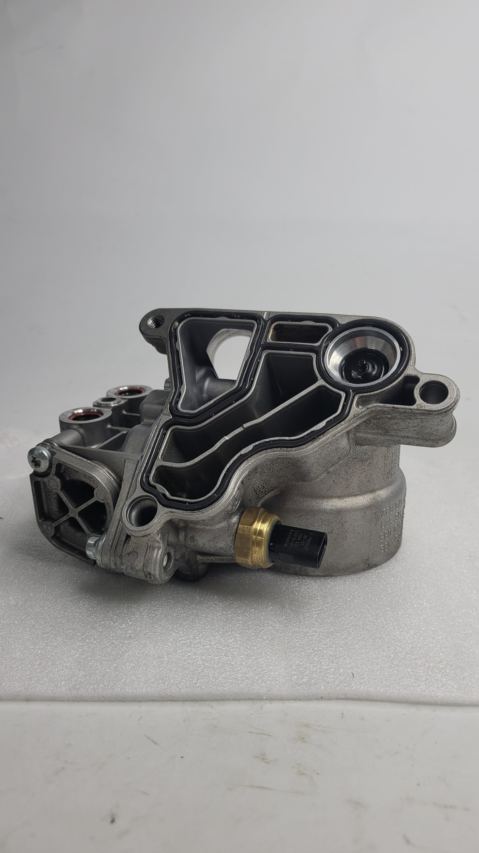 BMW F80 F82 F83 M3 M4 S55 3.0 PETROL OIL FILTER HOUSING OIL COOLER 7516383 - MPerformance.parts