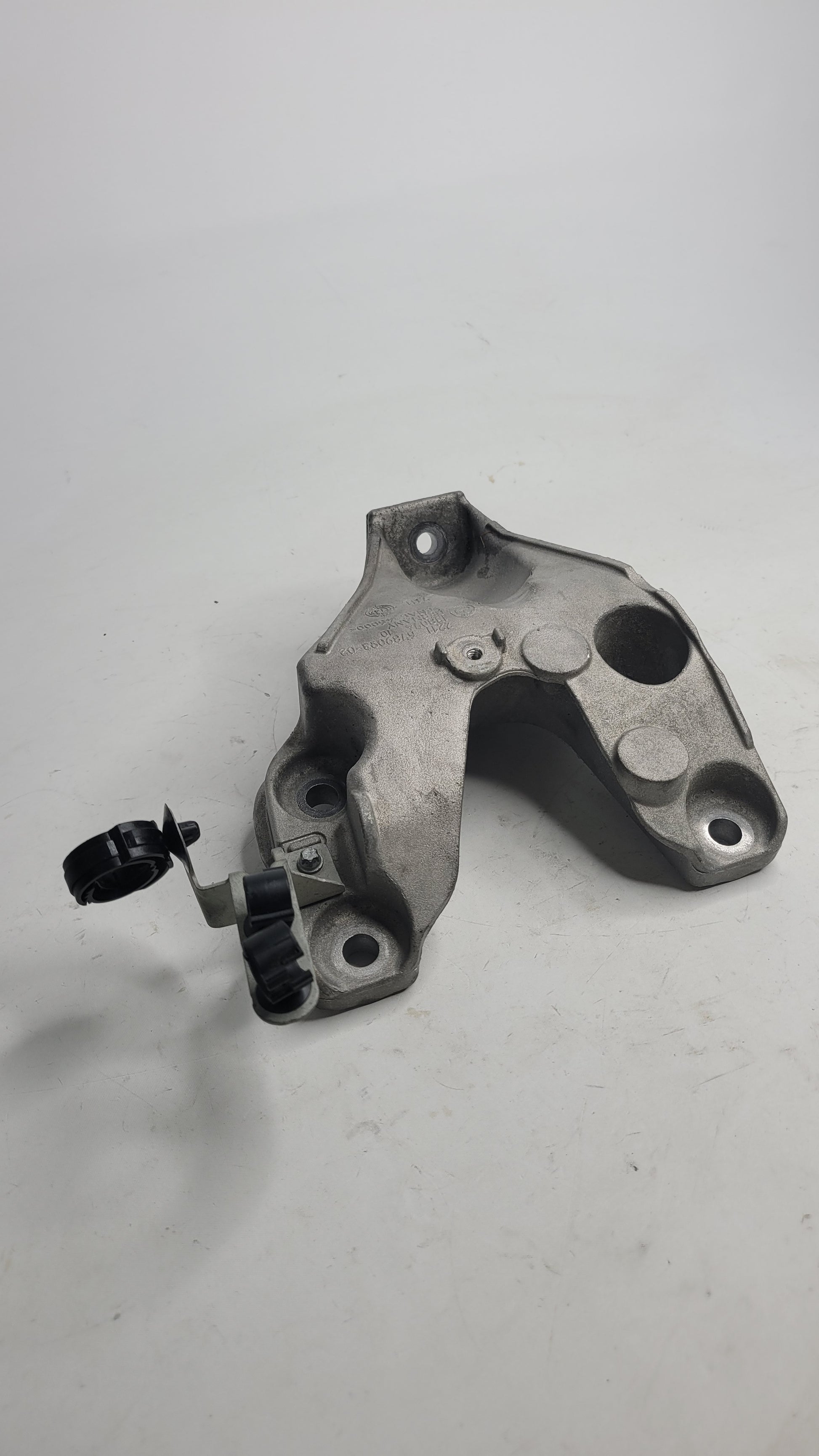 6789093 BMW S55 B30A M3 F80 M4 F82 F83 135i 335i 435i F-Series Motor Holder Front L - MPerformance.parts