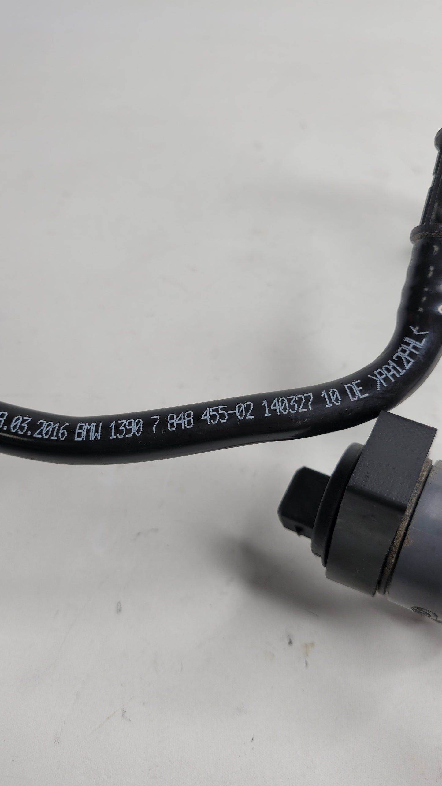 BMW F82 M4 F87 F80 F83 Fuel Tank Breather Valve With Line 7636149 - MPerformance.parts