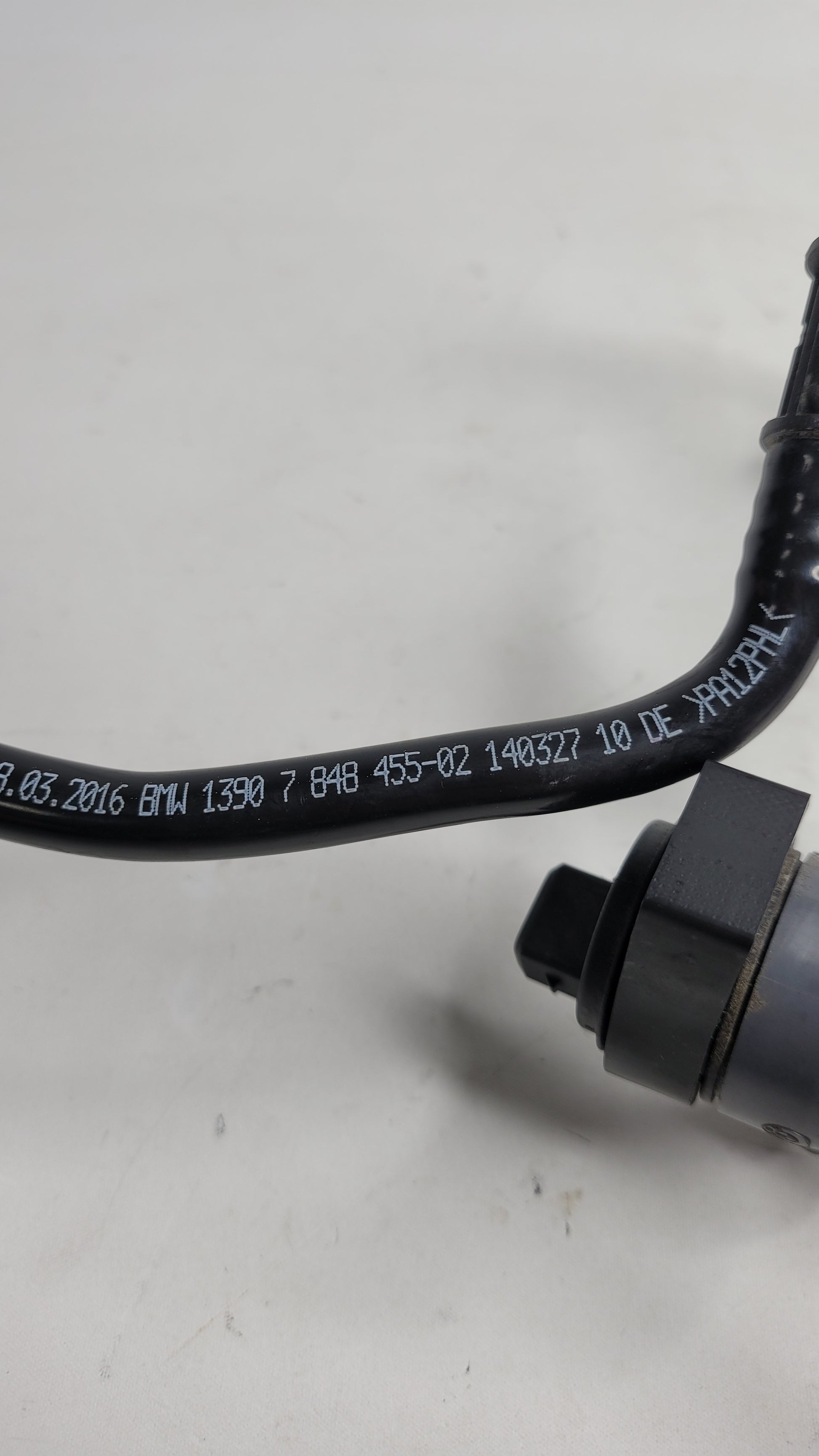 BMW F82 M4 F87 F80 F83 Fuel Tank Breather Valve With Line 7636149 - MPerformance.parts
