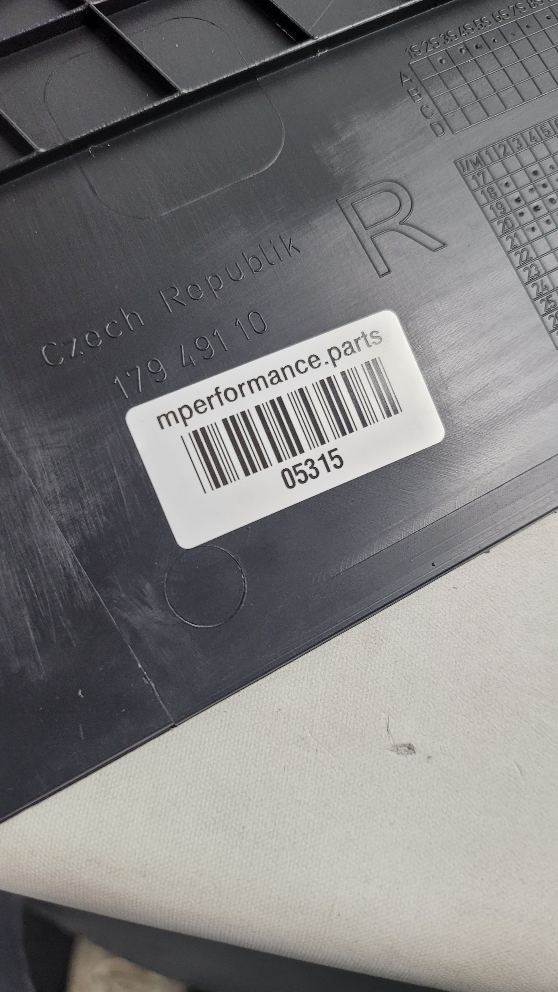 BMW G80 M3 B-Pillar Trim Right Right Side 7433244 - MPerformance.parts